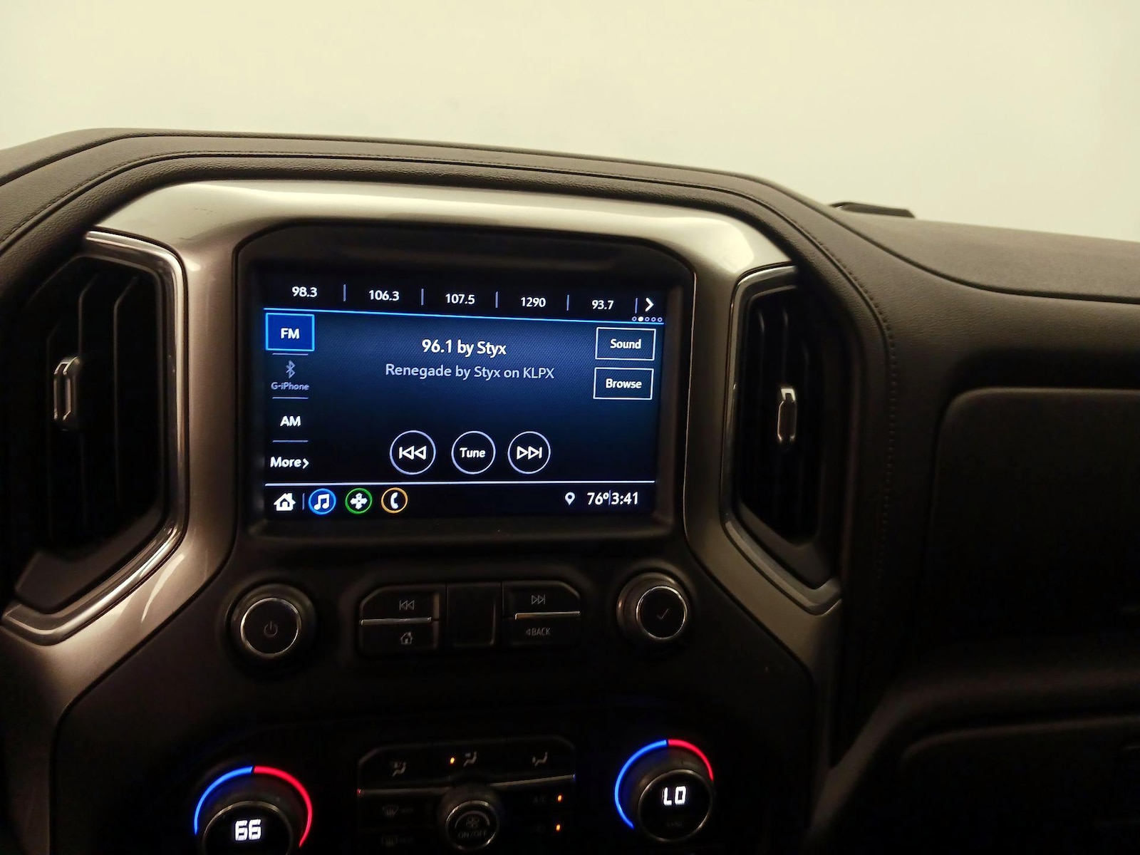 2020 Chevrolet Silverado 1500 LT - Photo 16