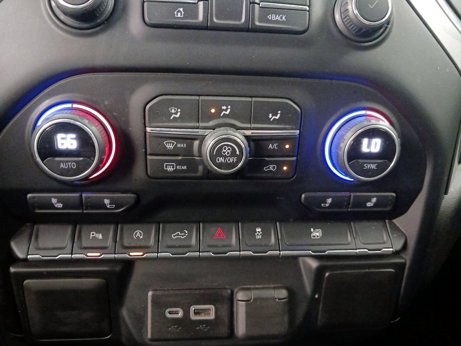 2020 Chevrolet Silverado 1500 LT - Photo 17