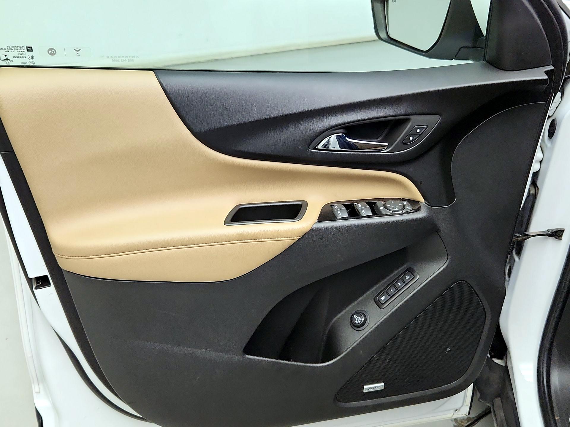 Thumbnail: 2022 Chevrolet Equinox - 10