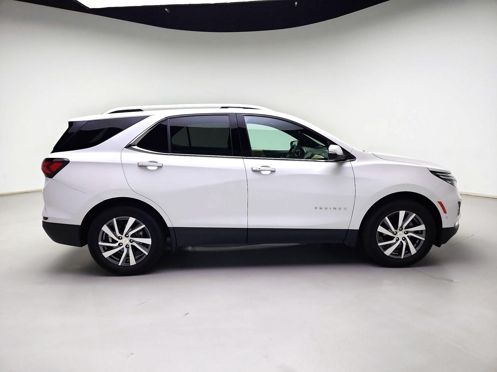Thumbnail: 2022 Chevrolet Equinox - 4
