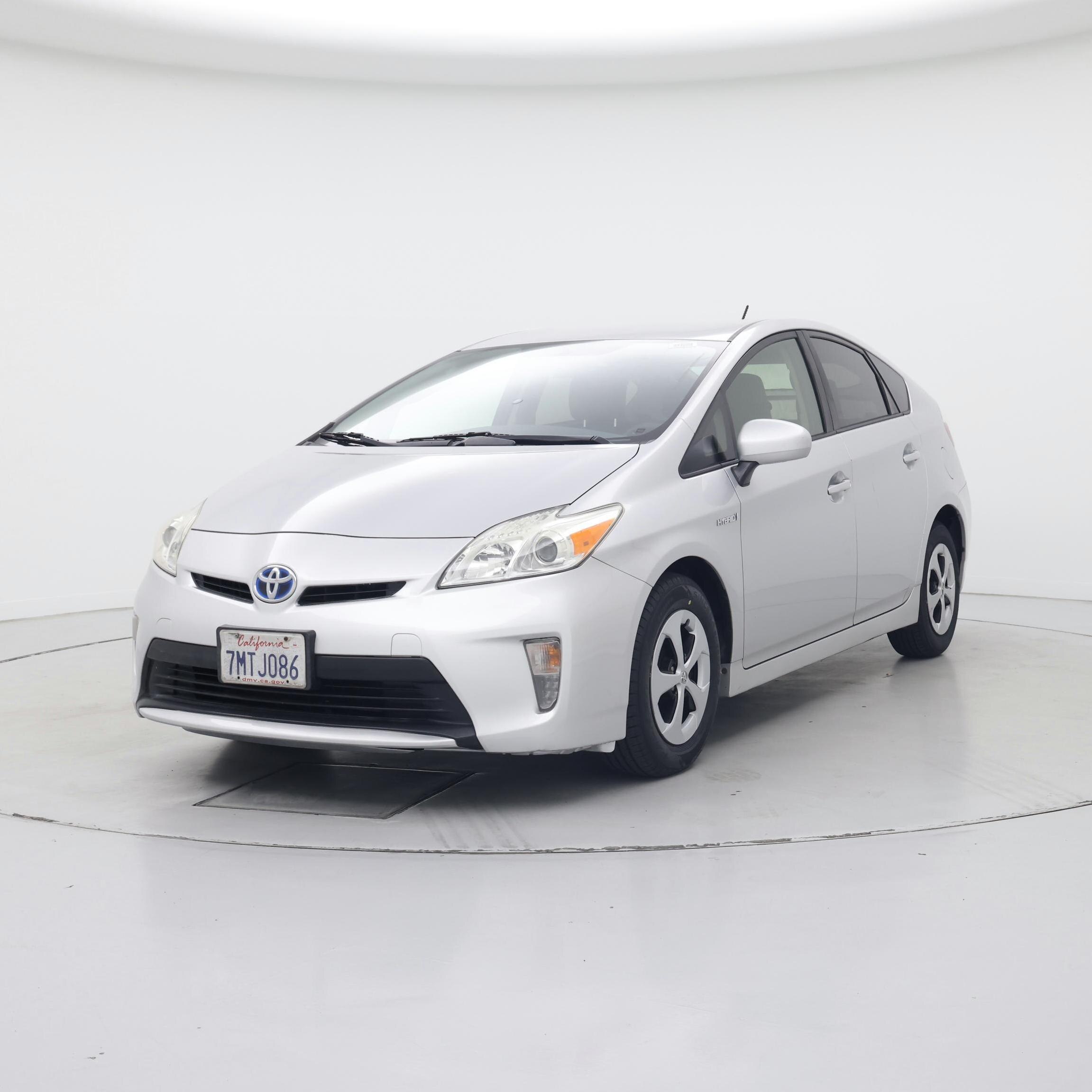 Thumbnail: 2015 Toyota Prius - 4