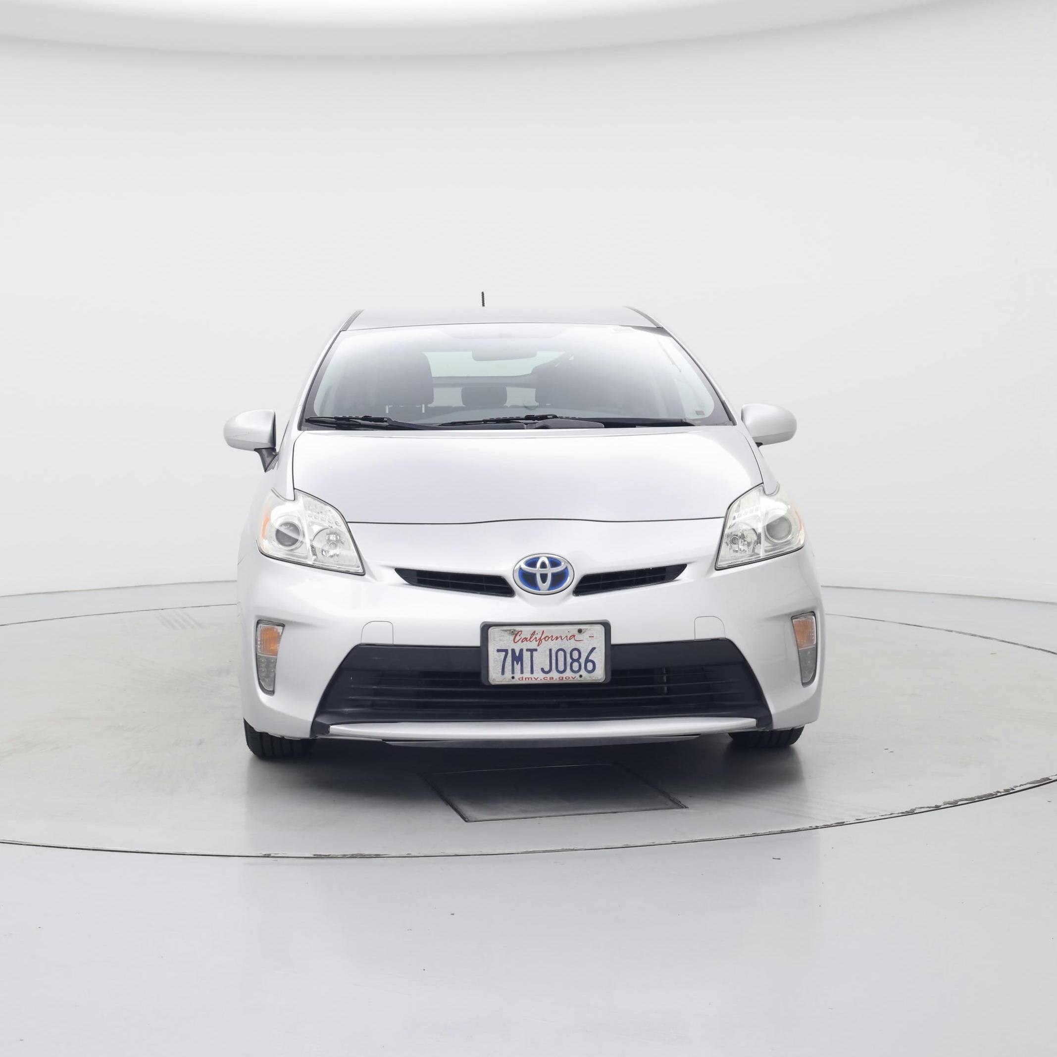 Thumbnail: 2015 Toyota Prius - 5
