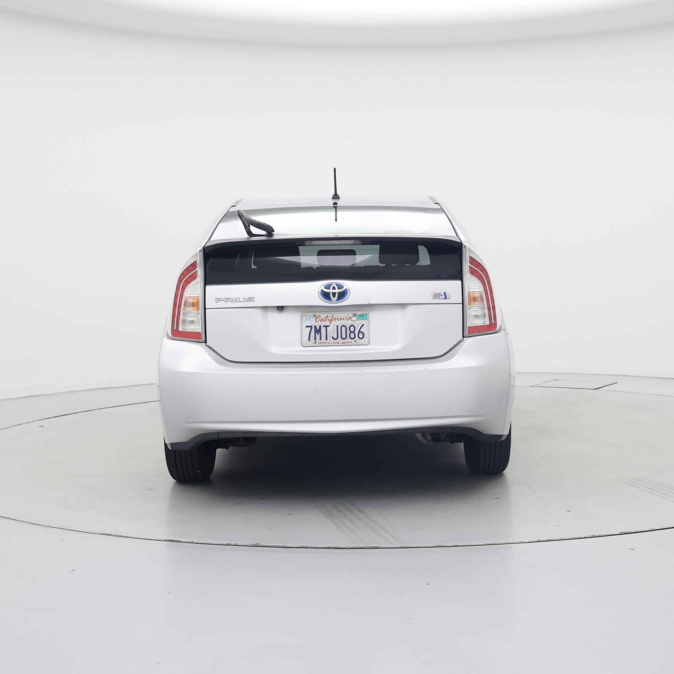 Thumbnail: 2015 Toyota Prius - 6