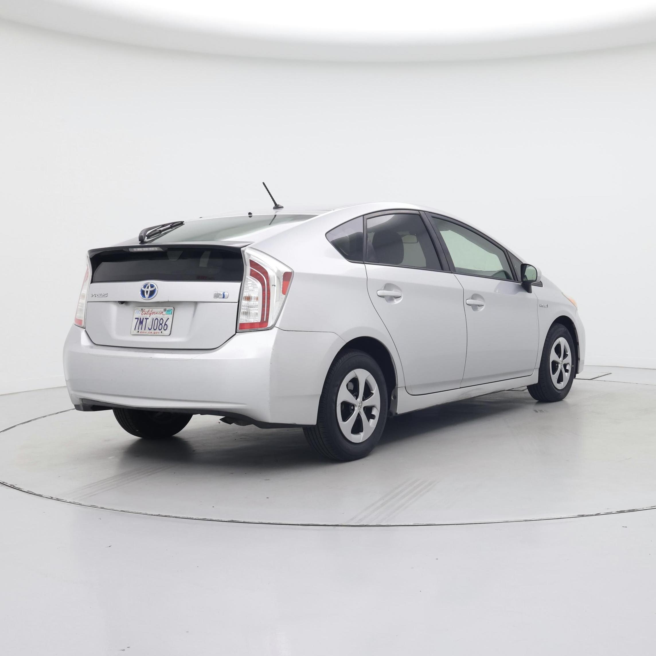 Thumbnail: 2015 Toyota Prius - 8