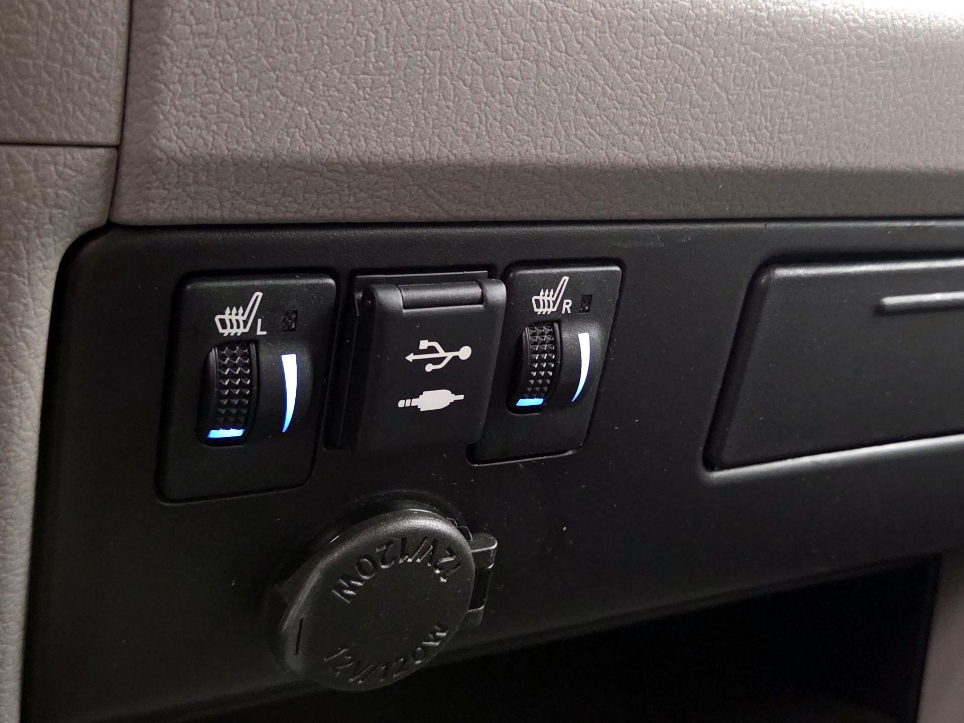 Thumbnail: 2019 Toyota Sienna - 19
