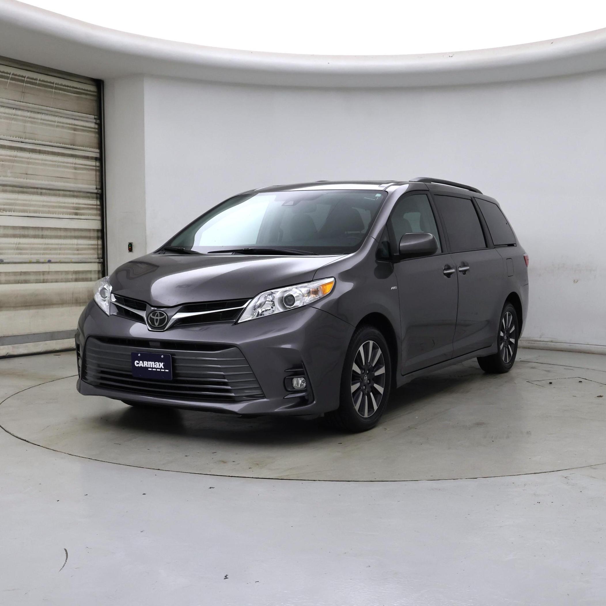 Thumbnail: 2019 Toyota Sienna - 4