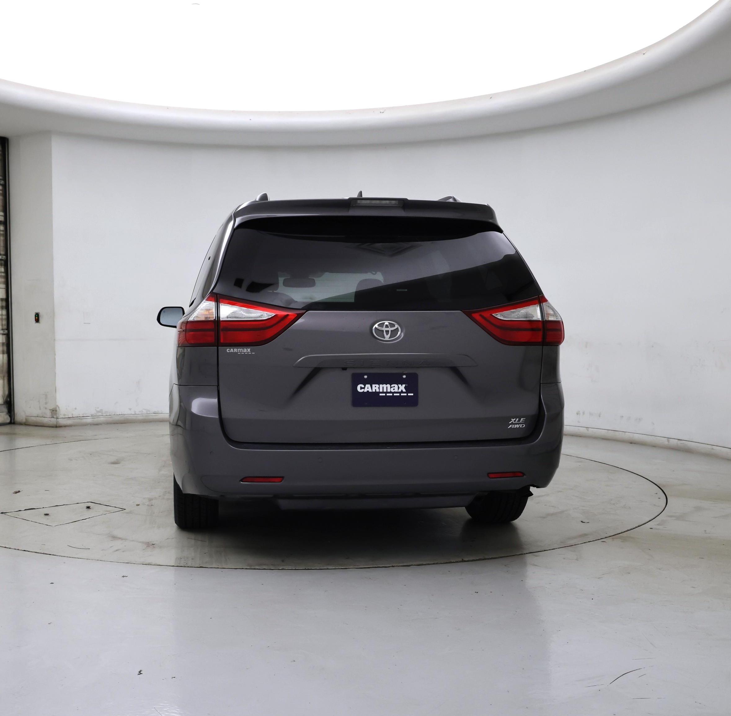 Thumbnail: 2019 Toyota Sienna - 6