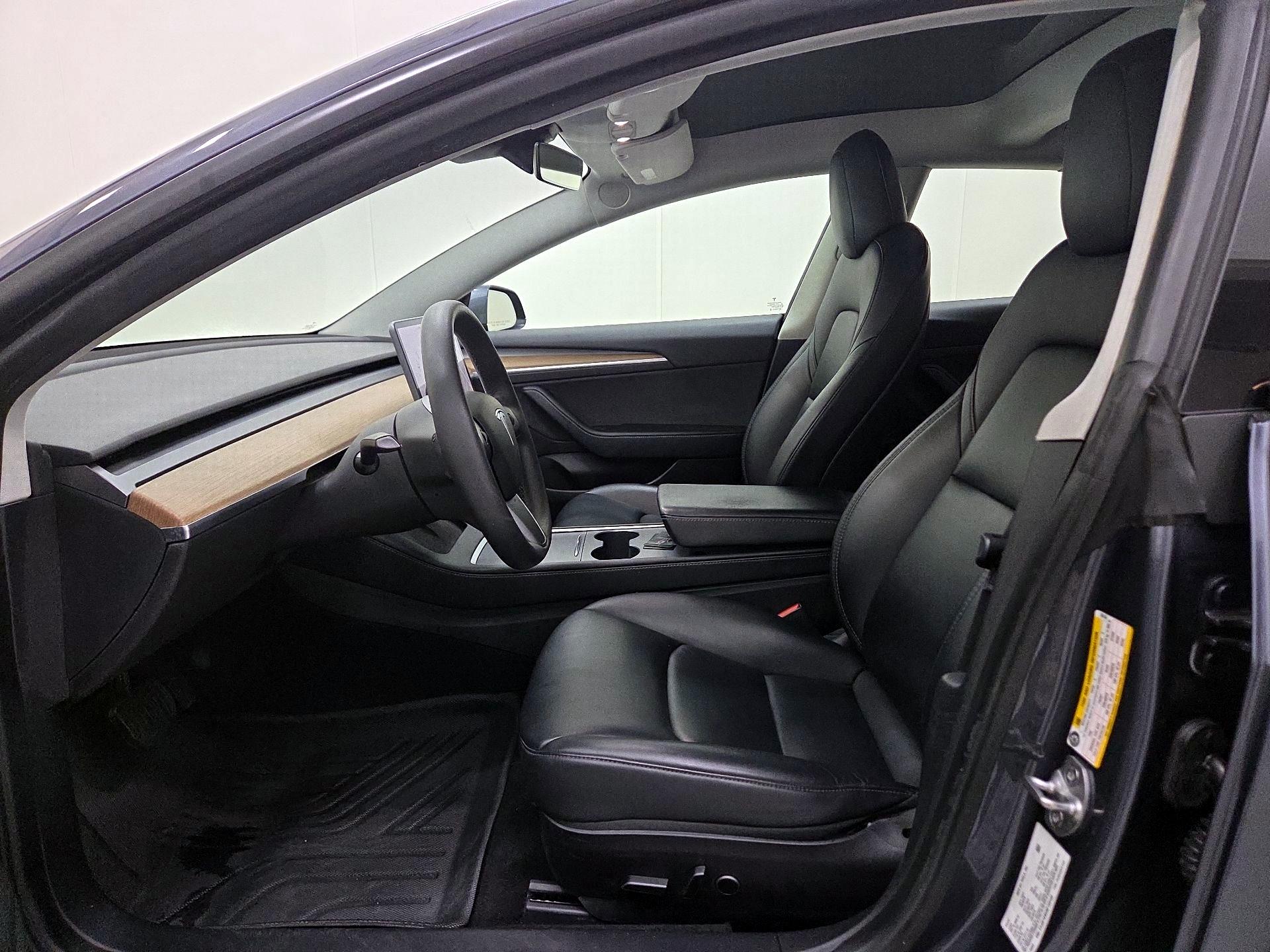 Thumbnail: 2022 Tesla Model 3 - 11