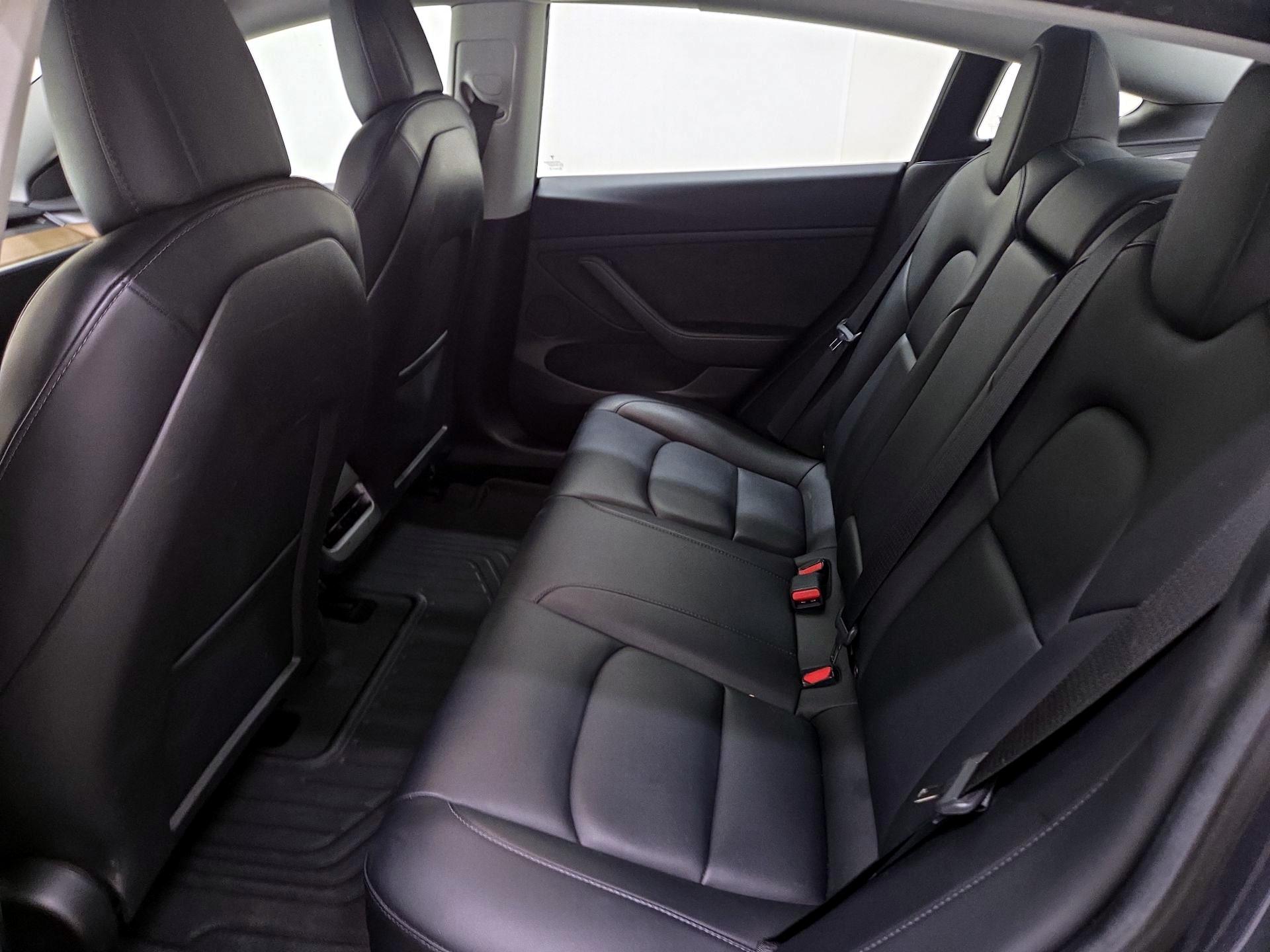 Thumbnail: 2022 Tesla Model 3 - 19