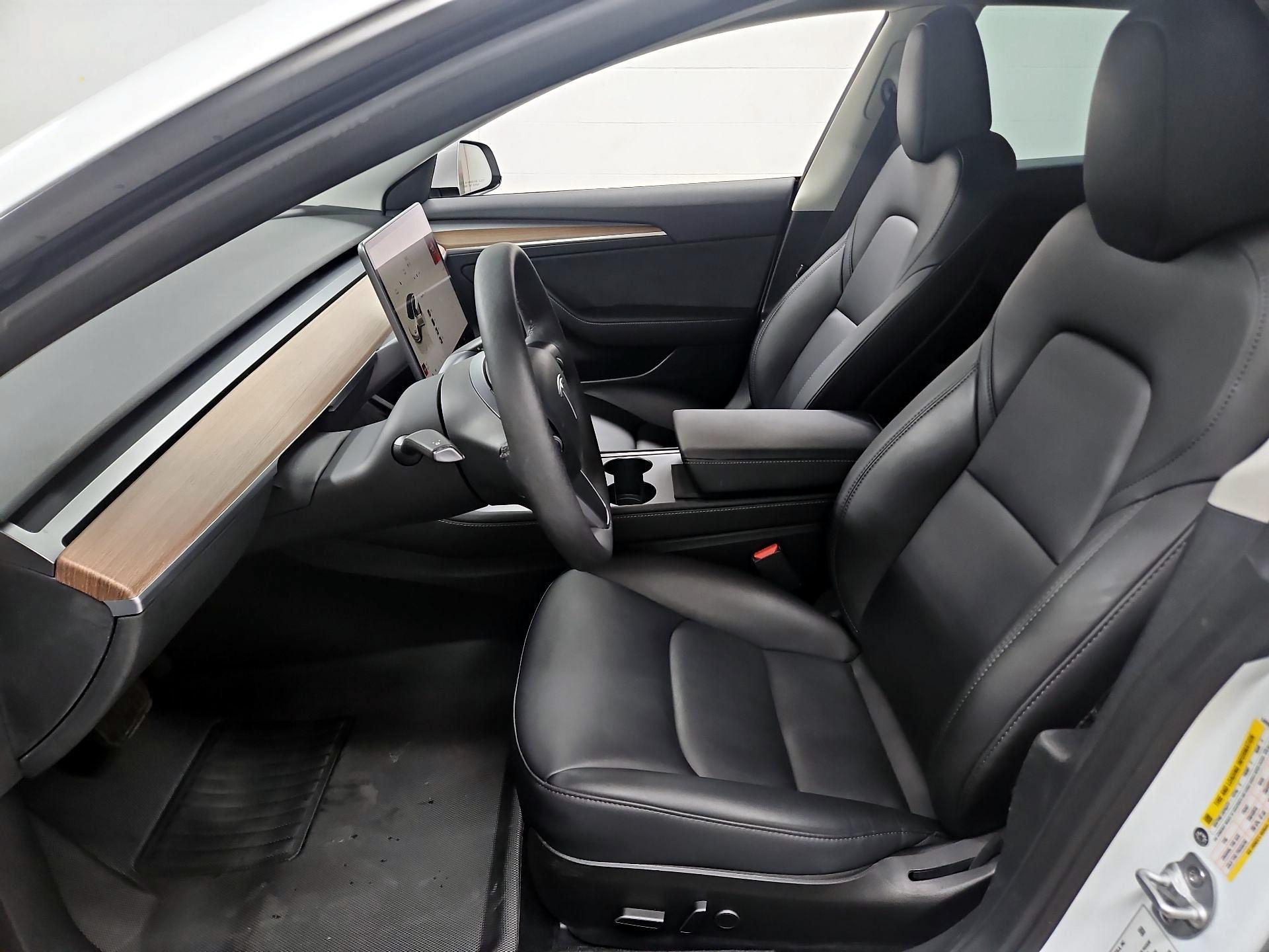 Thumbnail: 2023 Tesla Model 3 - 11