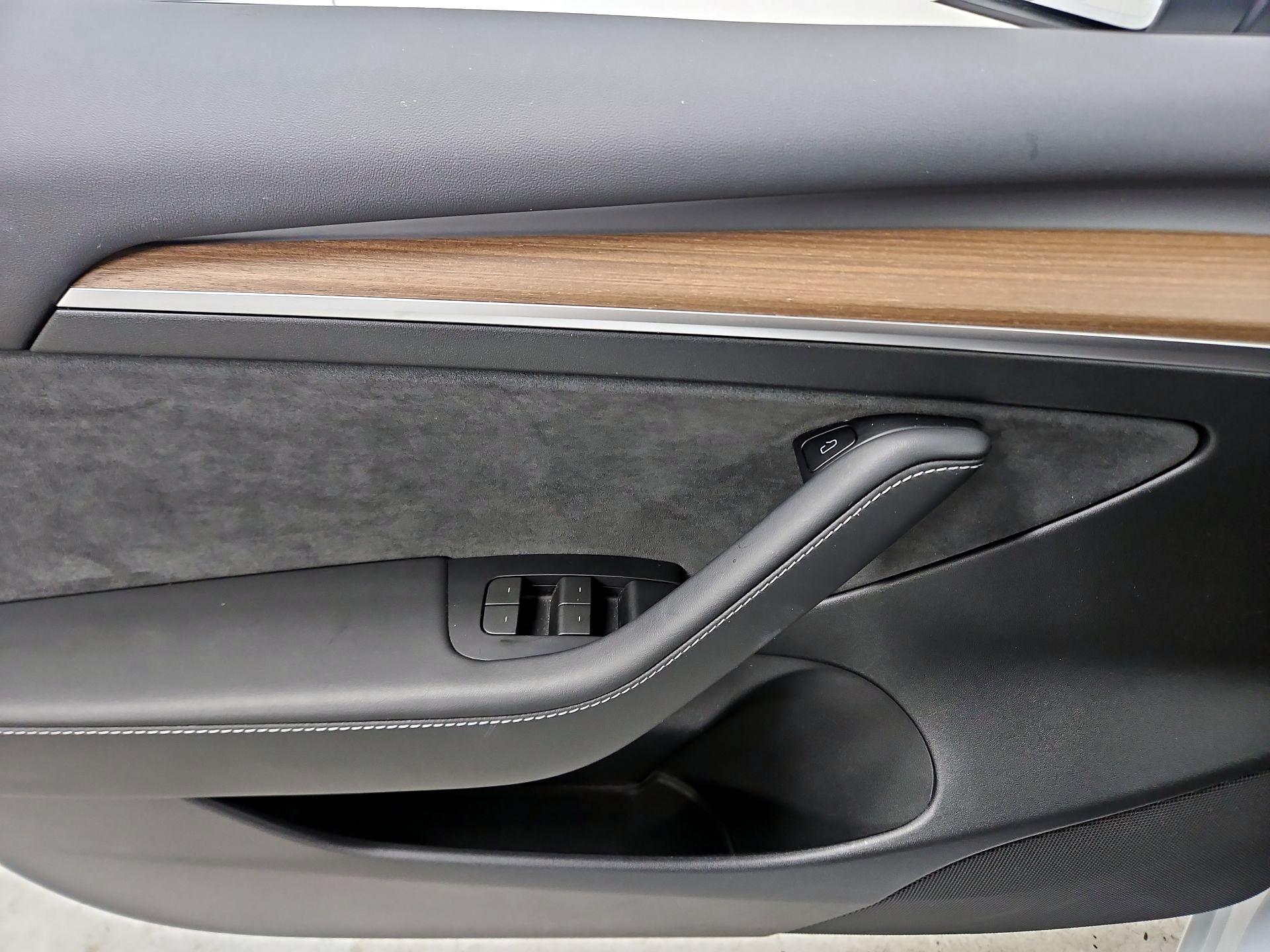 Thumbnail: 2023 Tesla Model 3 - 12