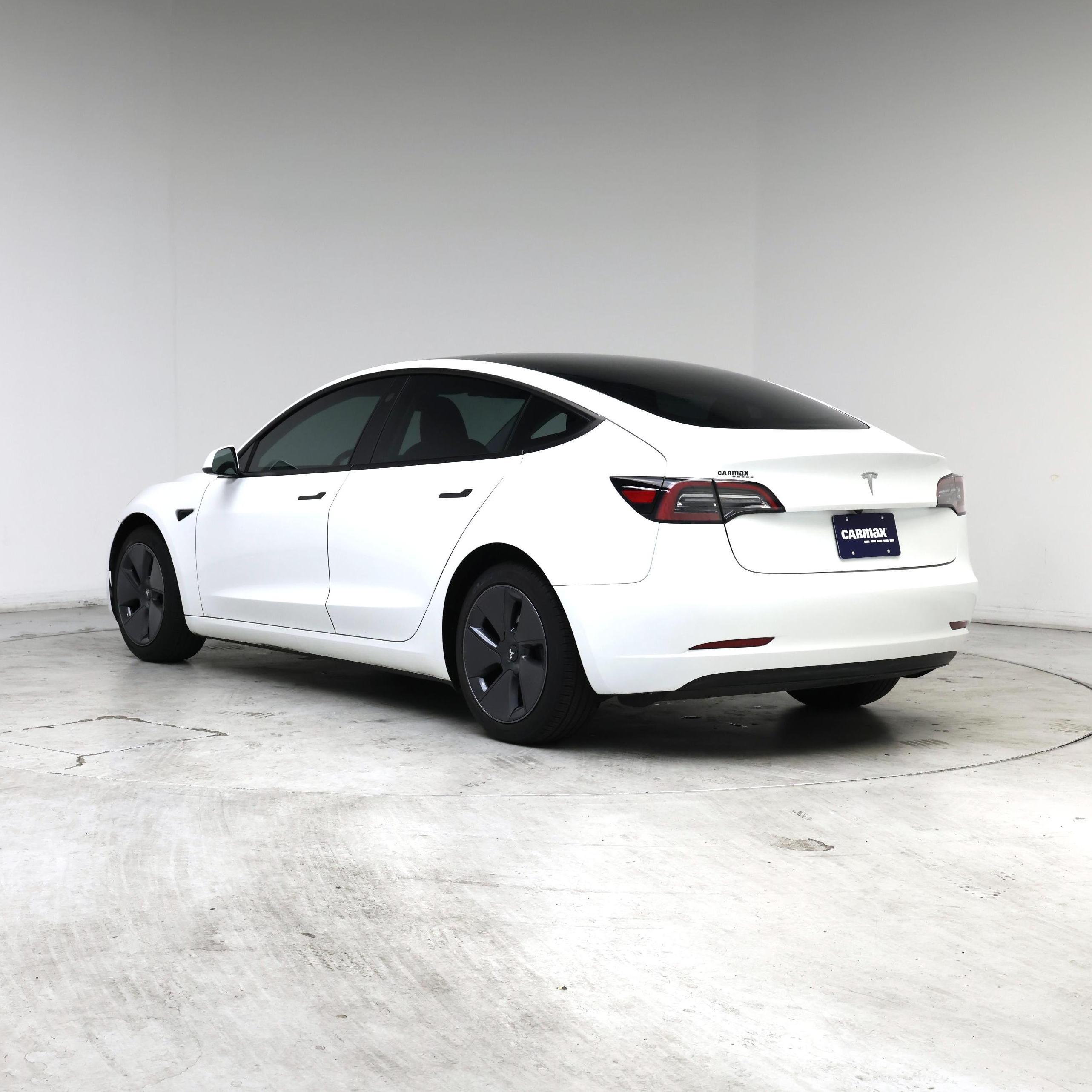 Thumbnail: 2023 Tesla Model 3 - 2