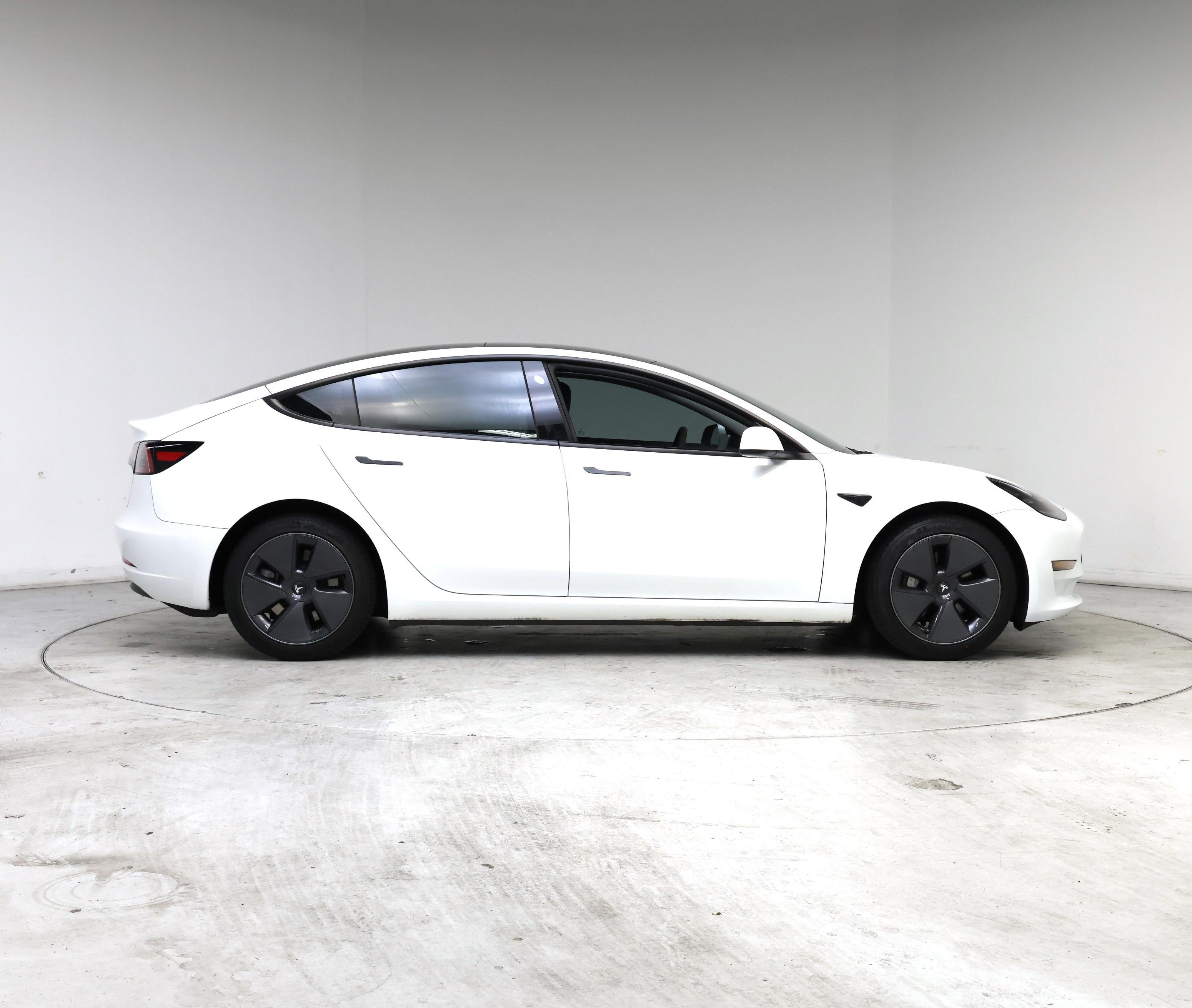 Thumbnail: 2023 Tesla Model 3 - 7