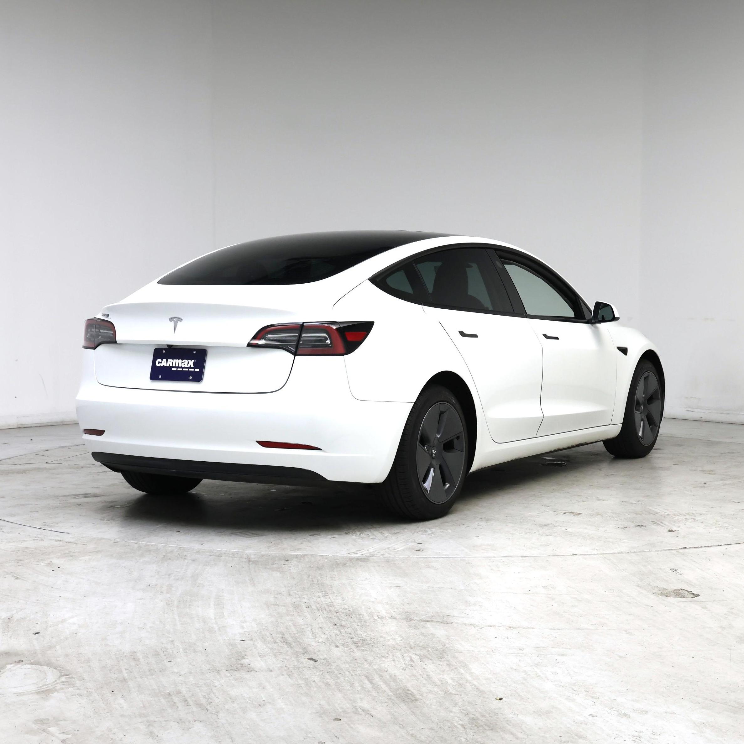 Thumbnail: 2023 Tesla Model 3 - 8