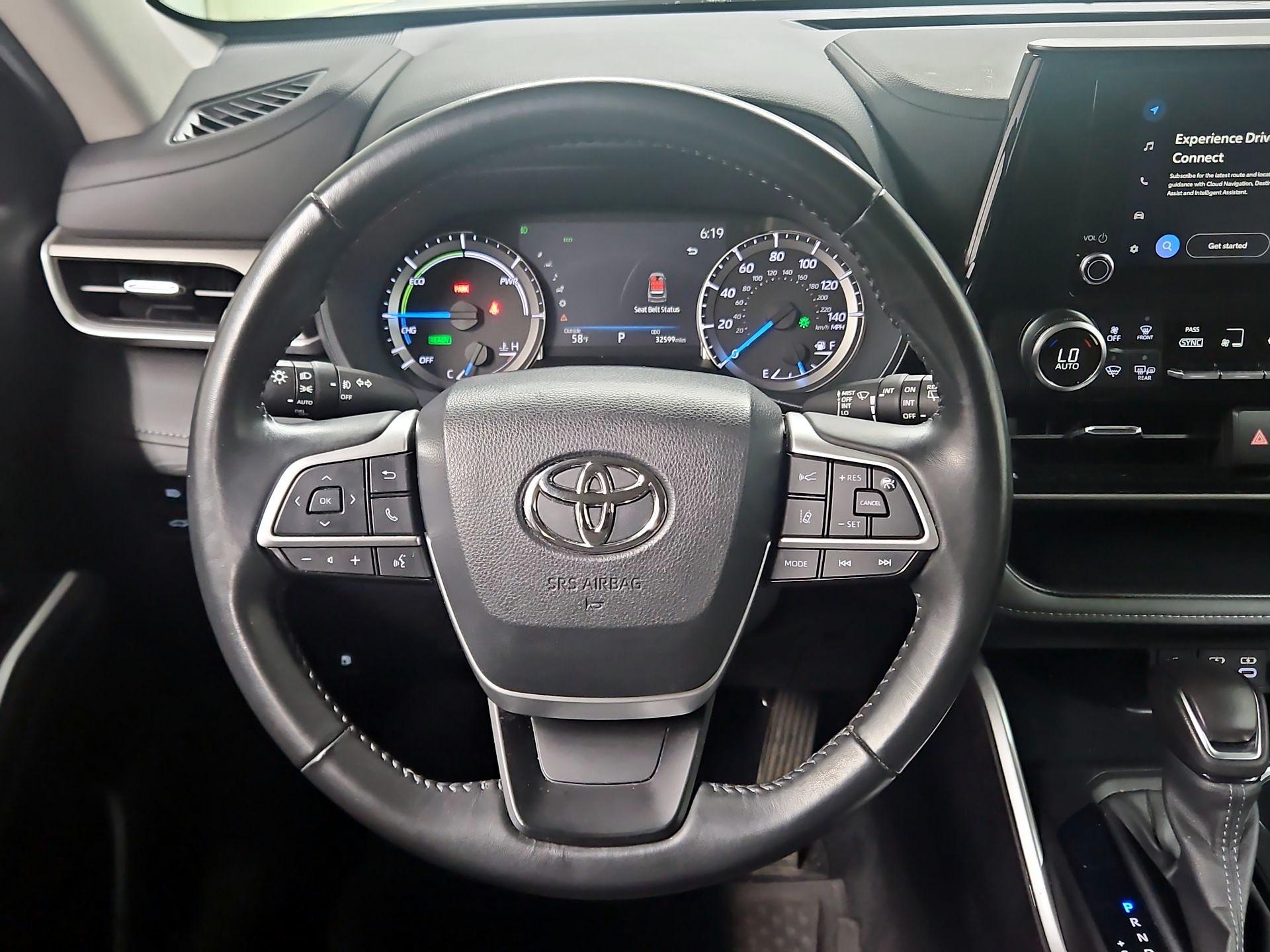 Thumbnail: 2023 Toyota Highlander - 10