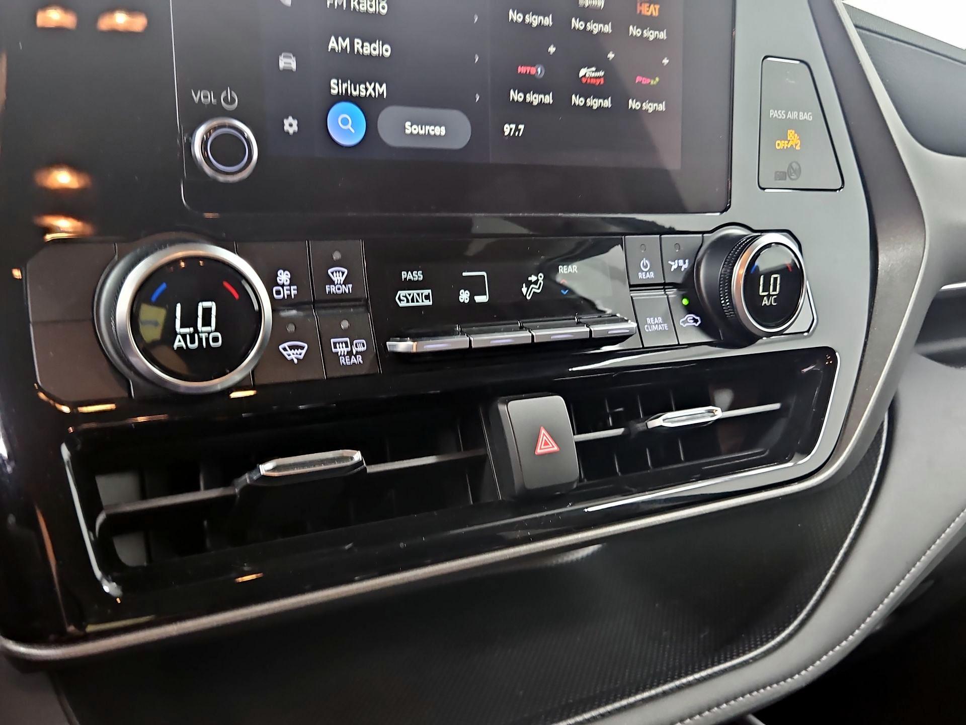 Thumbnail: 2023 Toyota Highlander - 16