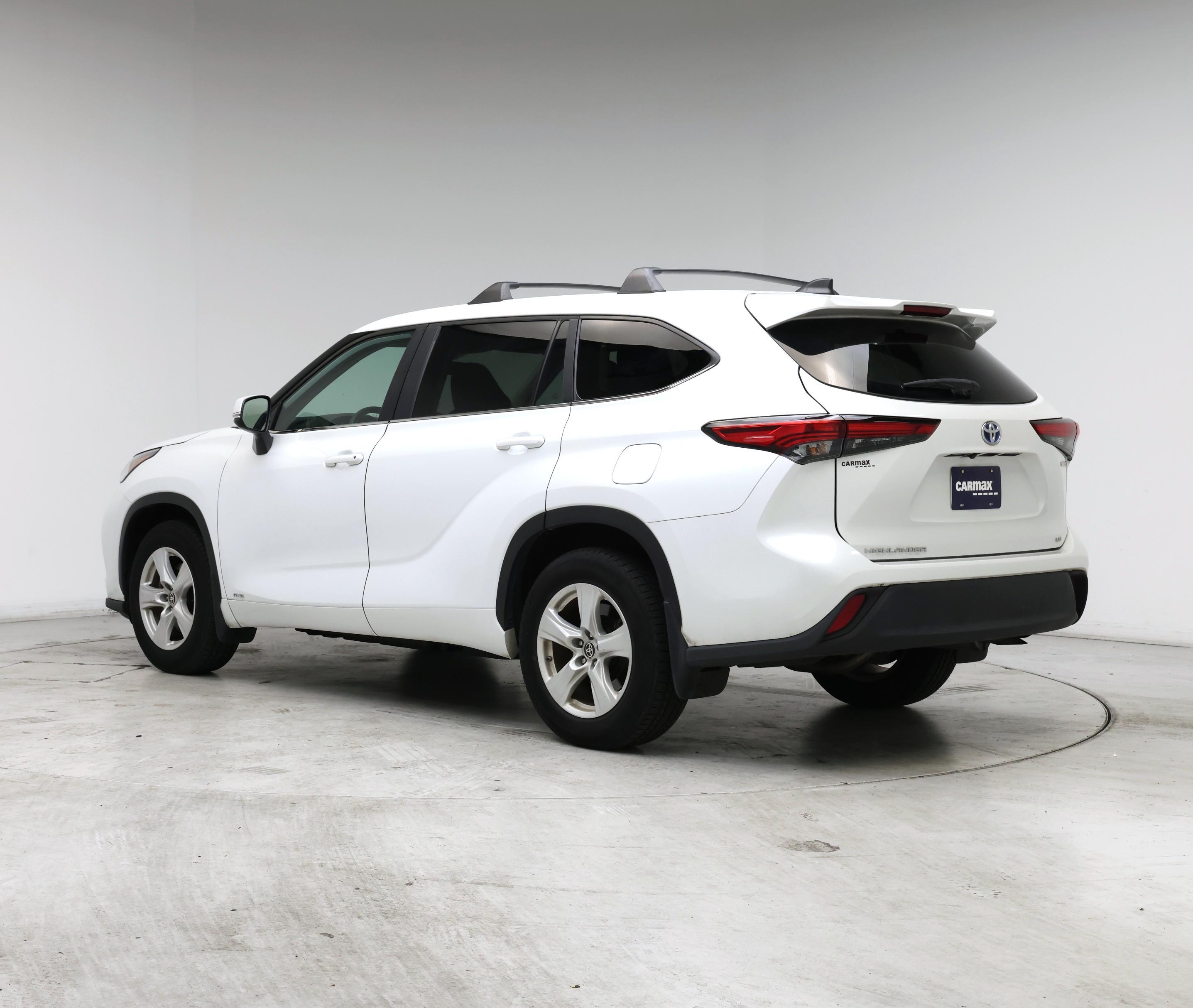 Thumbnail: 2023 Toyota Highlander - 2