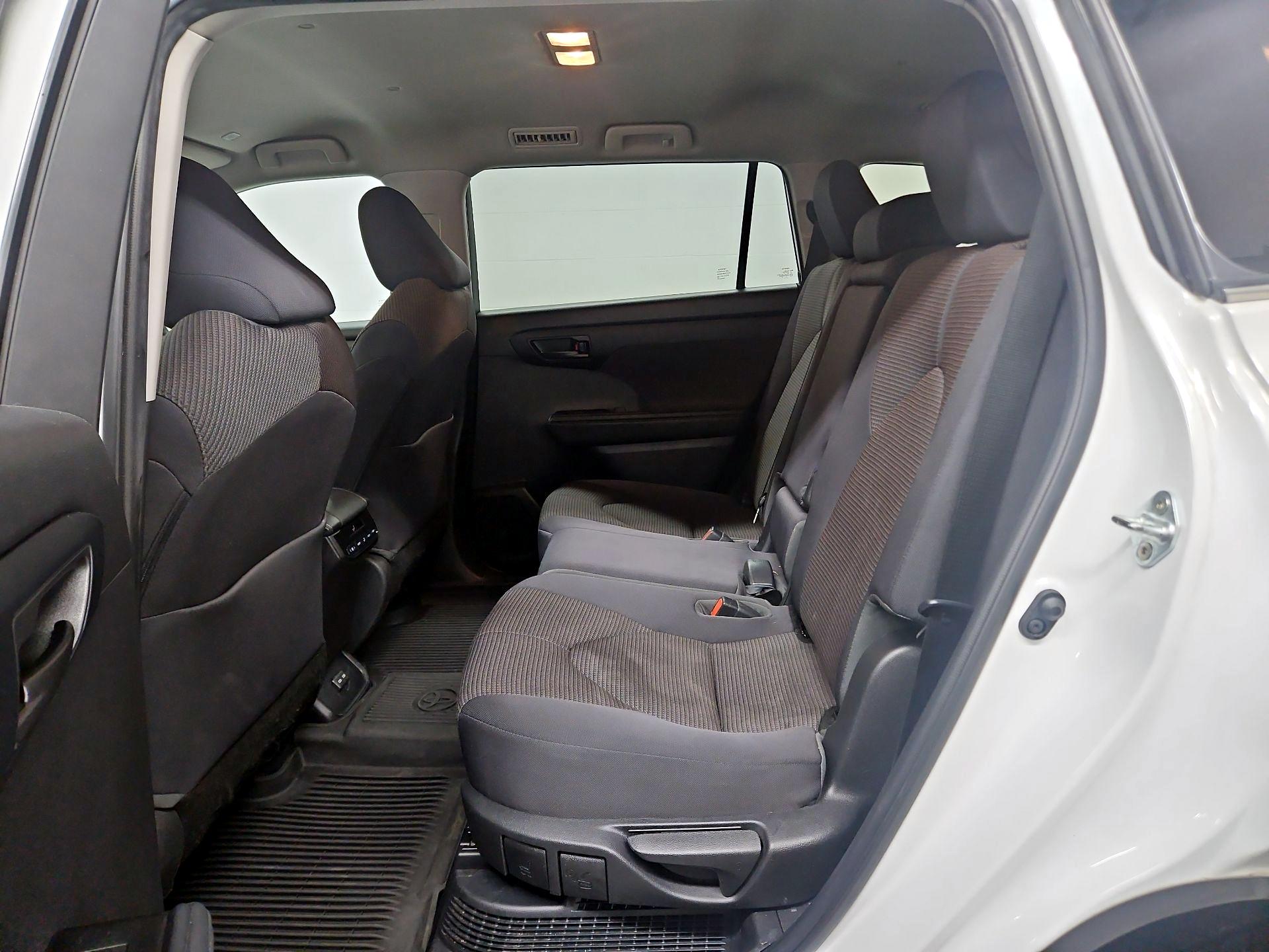 Thumbnail: 2023 Toyota Highlander - 19