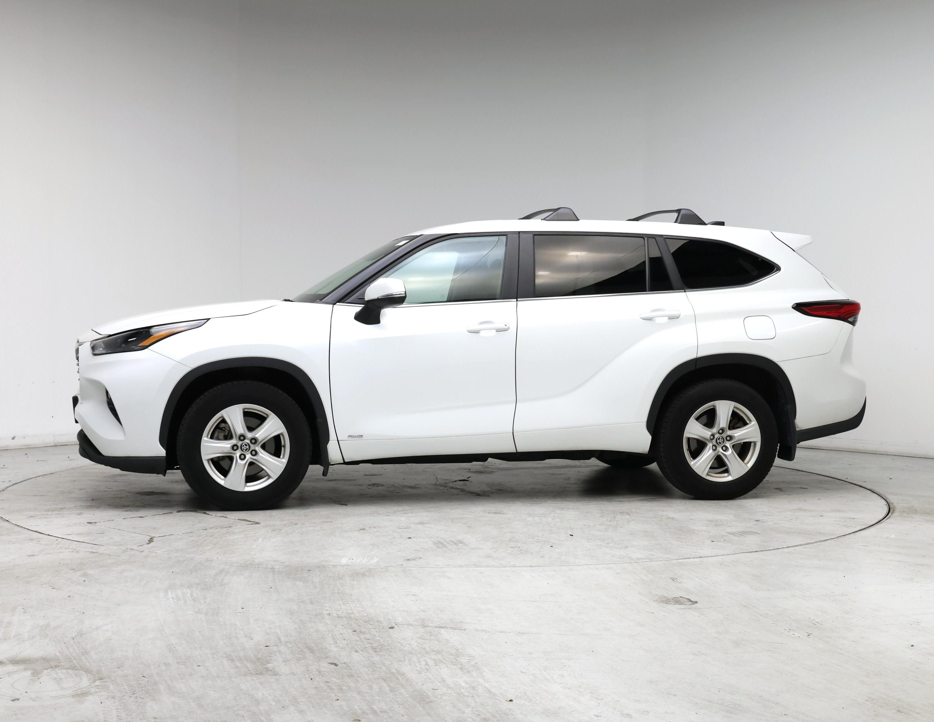 Thumbnail: 2023 Toyota Highlander - 3