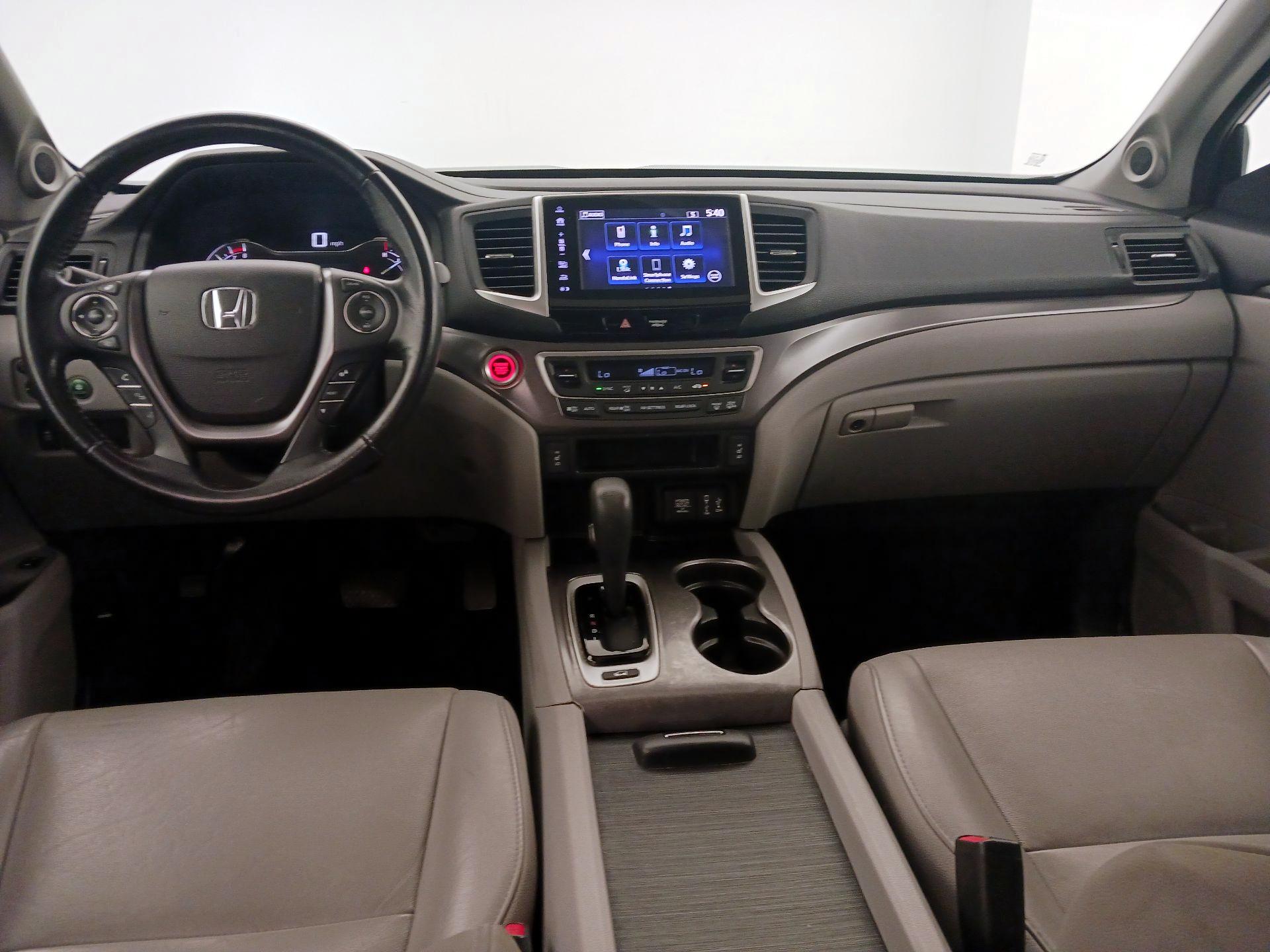Thumbnail: 2018 Honda Pilot - 9