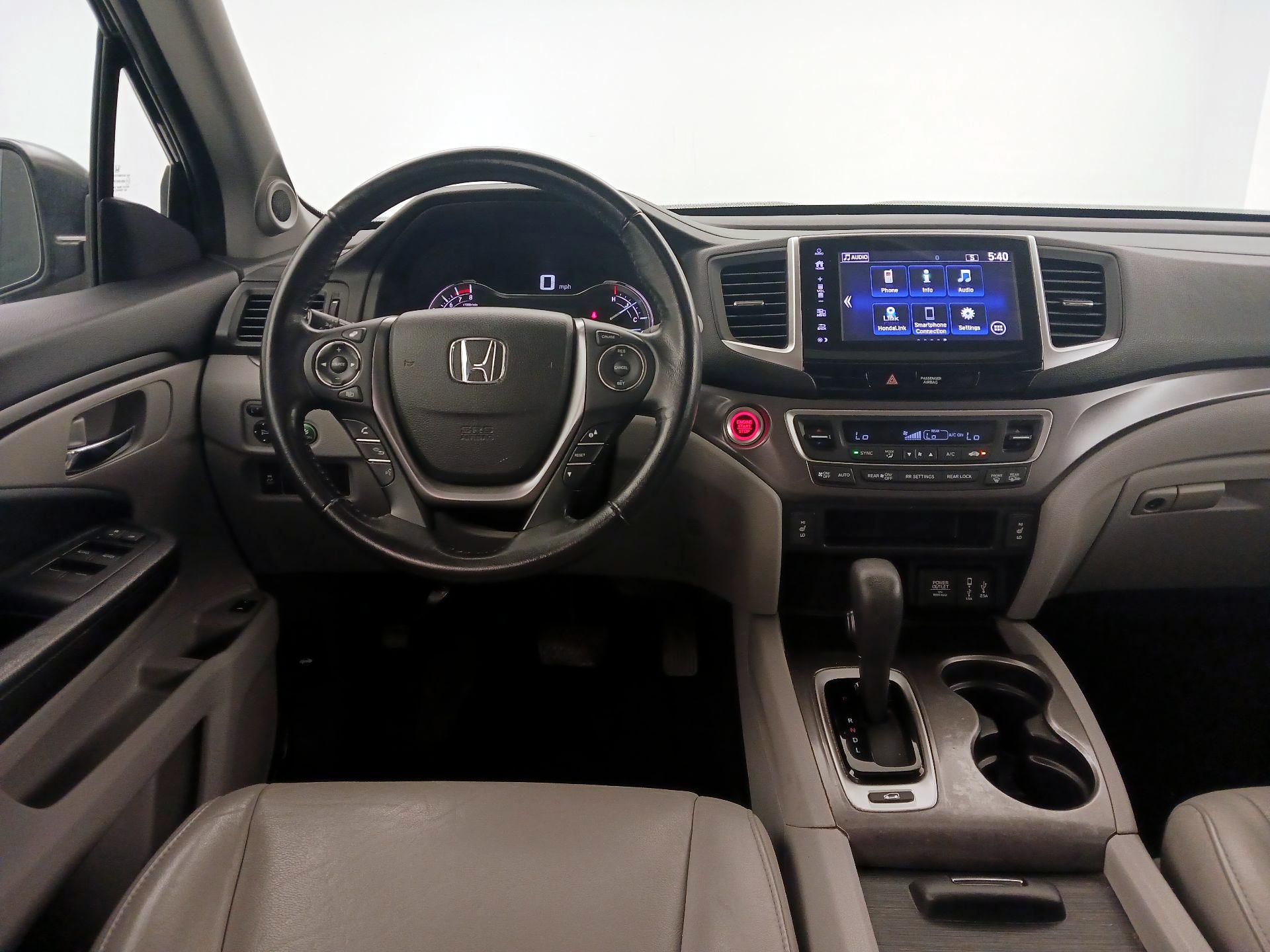 Thumbnail: 2018 Honda Pilot - 10