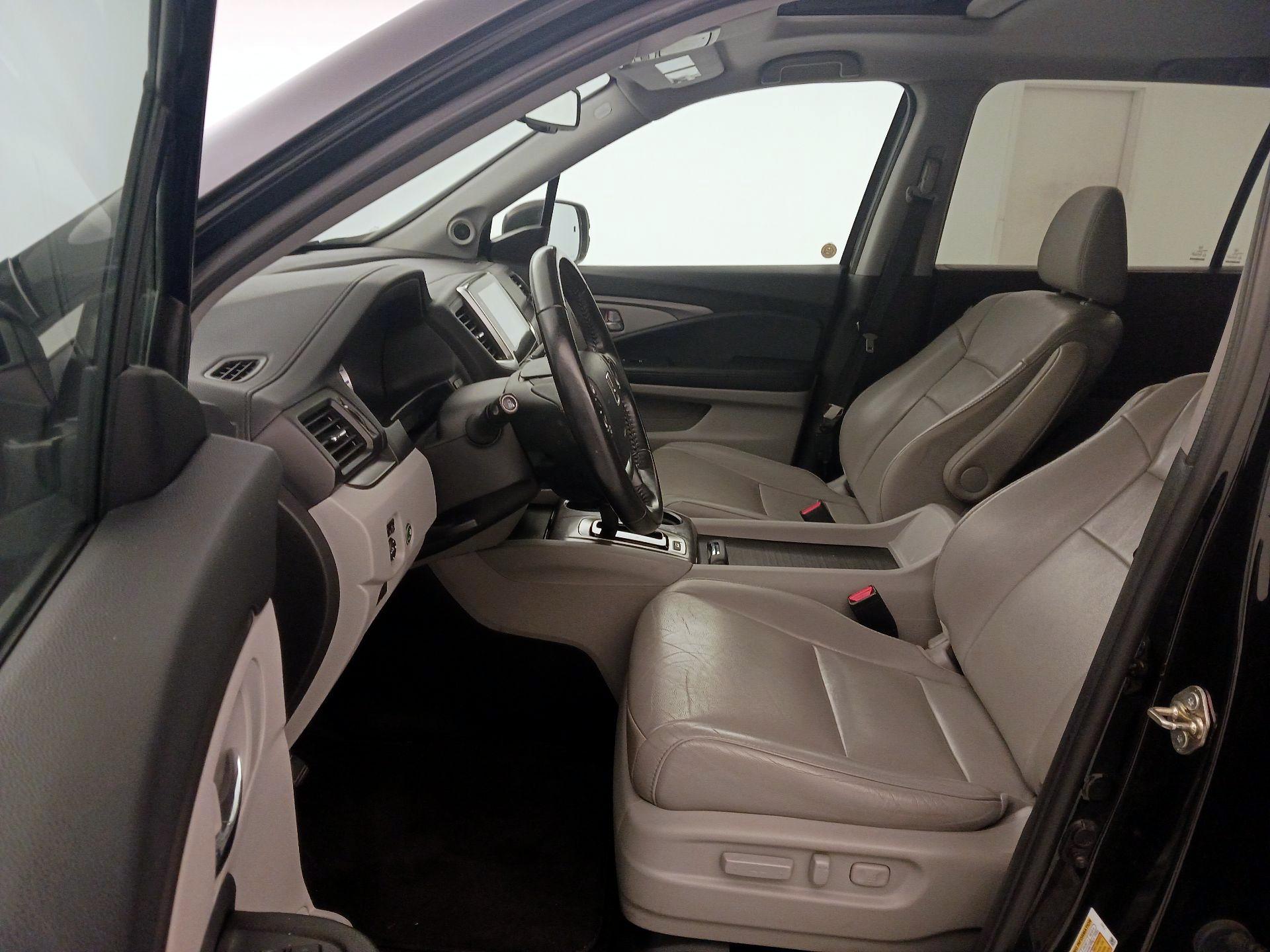 Thumbnail: 2018 Honda Pilot - 11