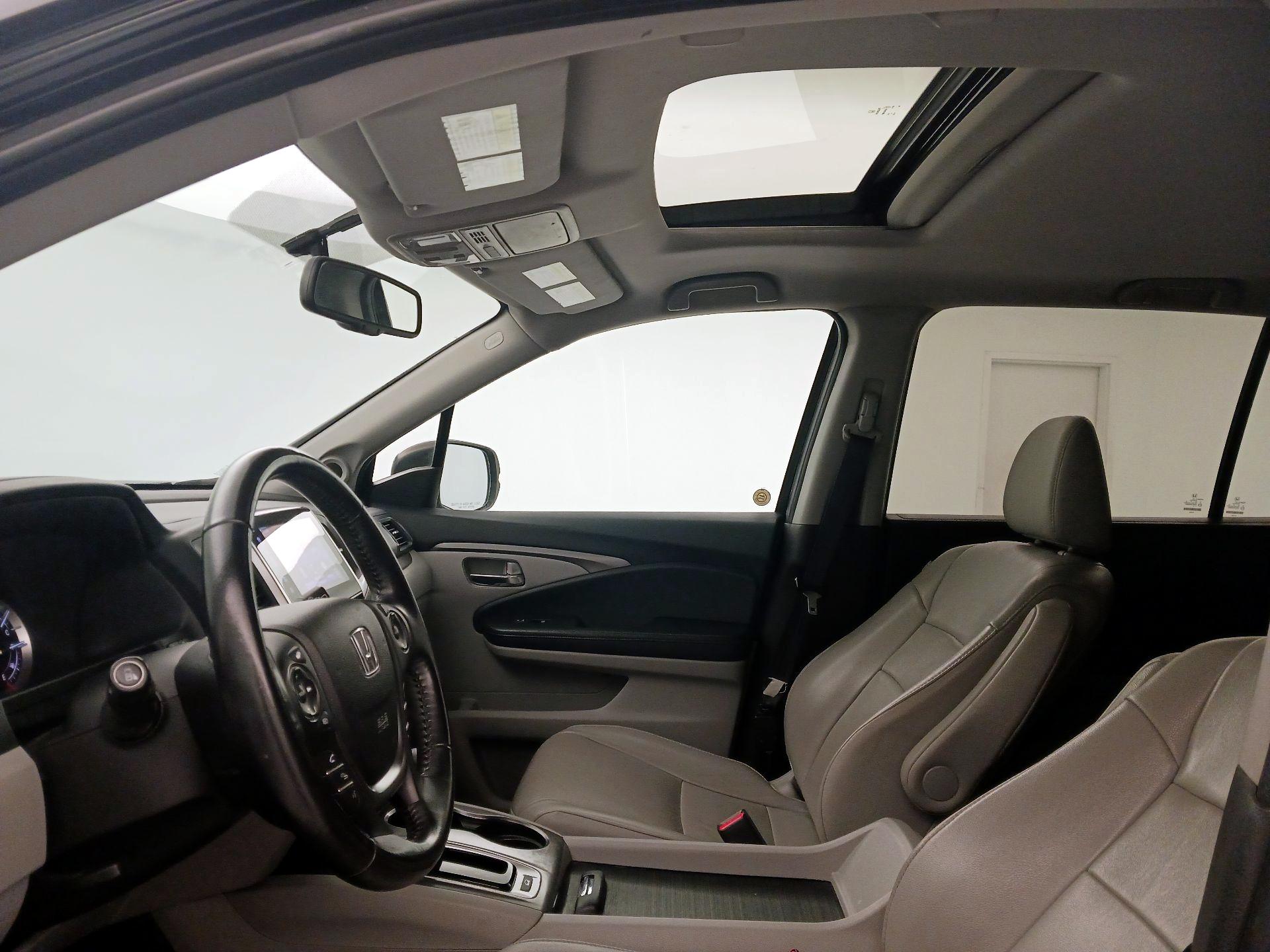 Thumbnail: 2018 Honda Pilot - 19
