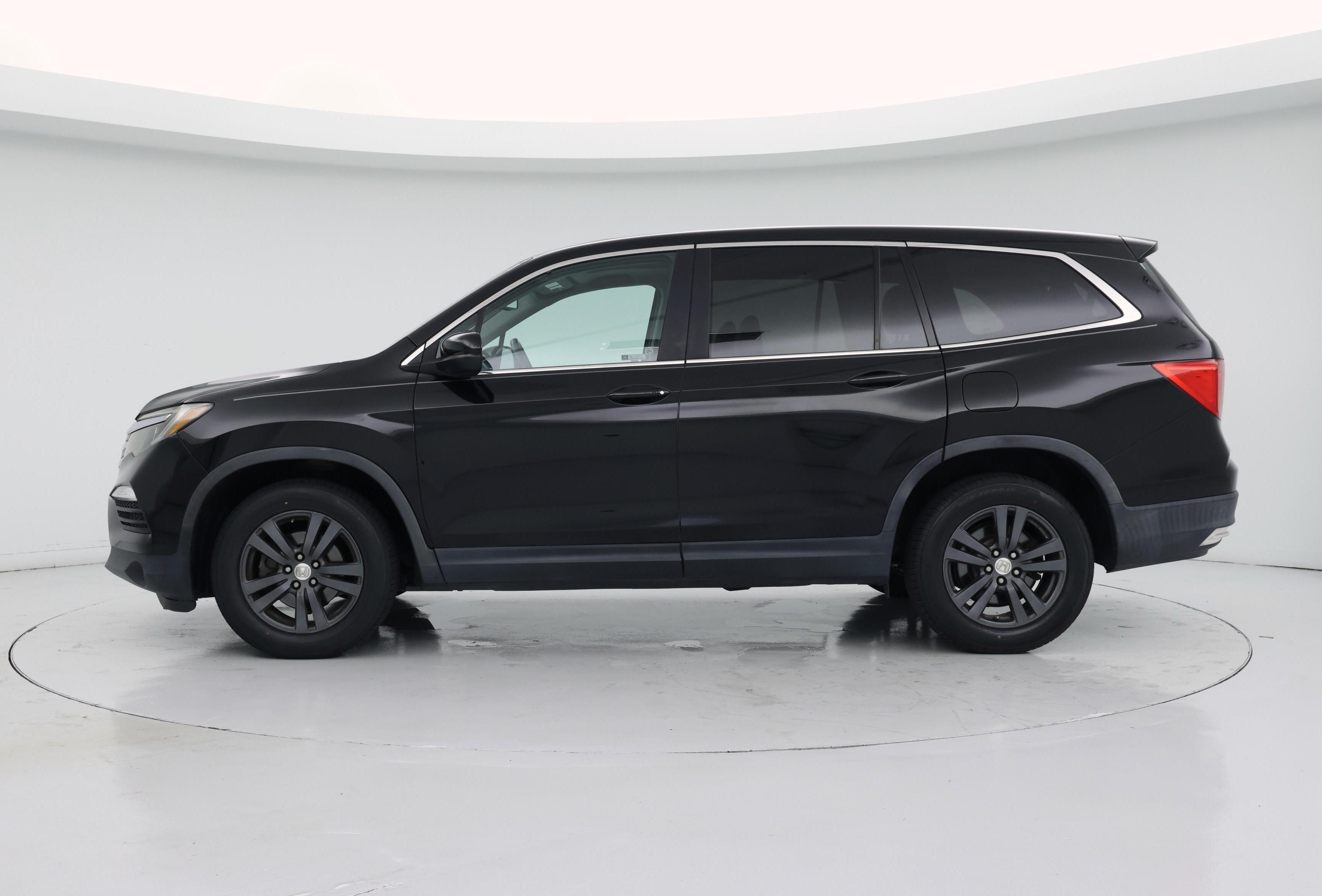 Thumbnail: 2018 Honda Pilot - 3