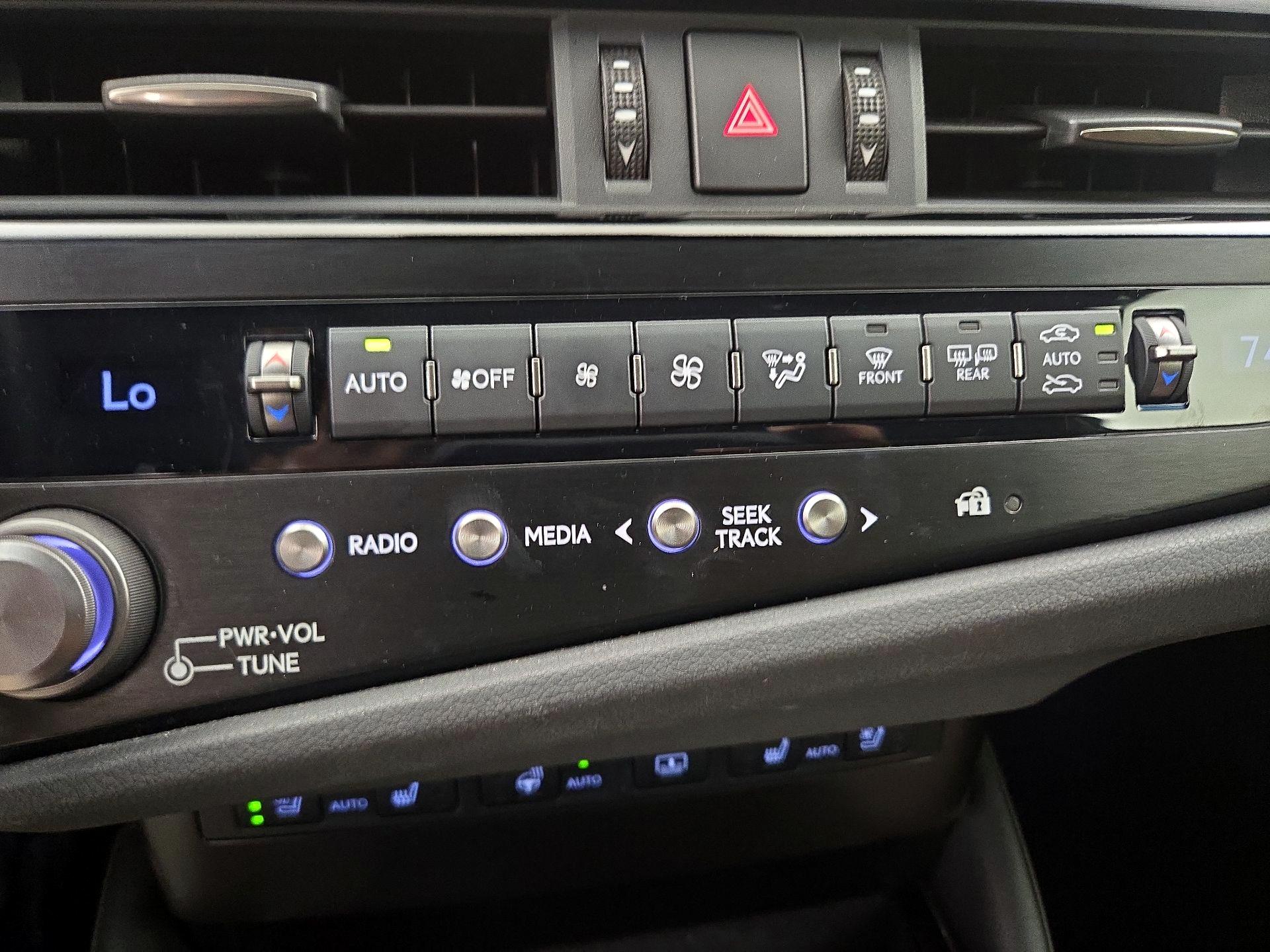 Thumbnail: 2024 Lexus ES - 17