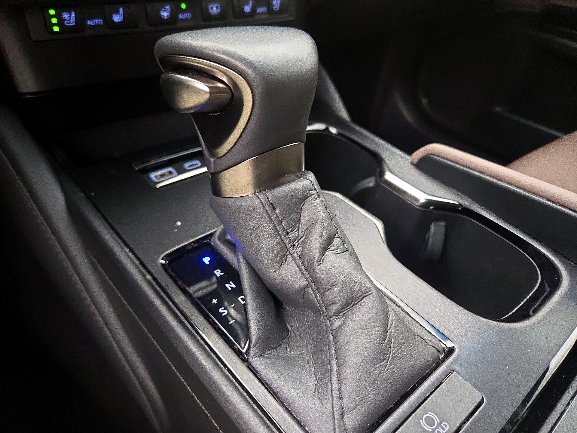Thumbnail: 2024 Lexus ES - 18