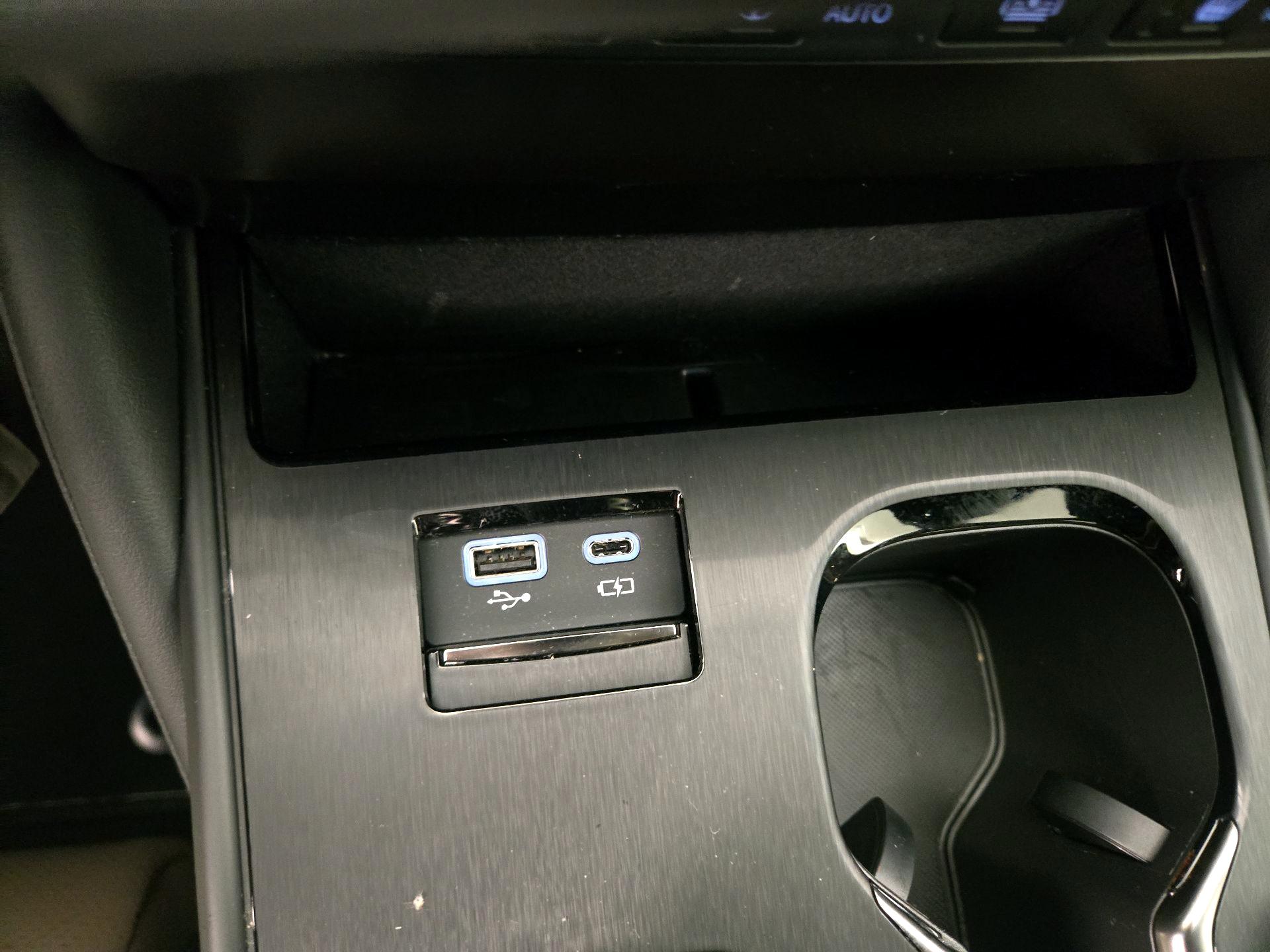 Thumbnail: 2024 Lexus ES - 19