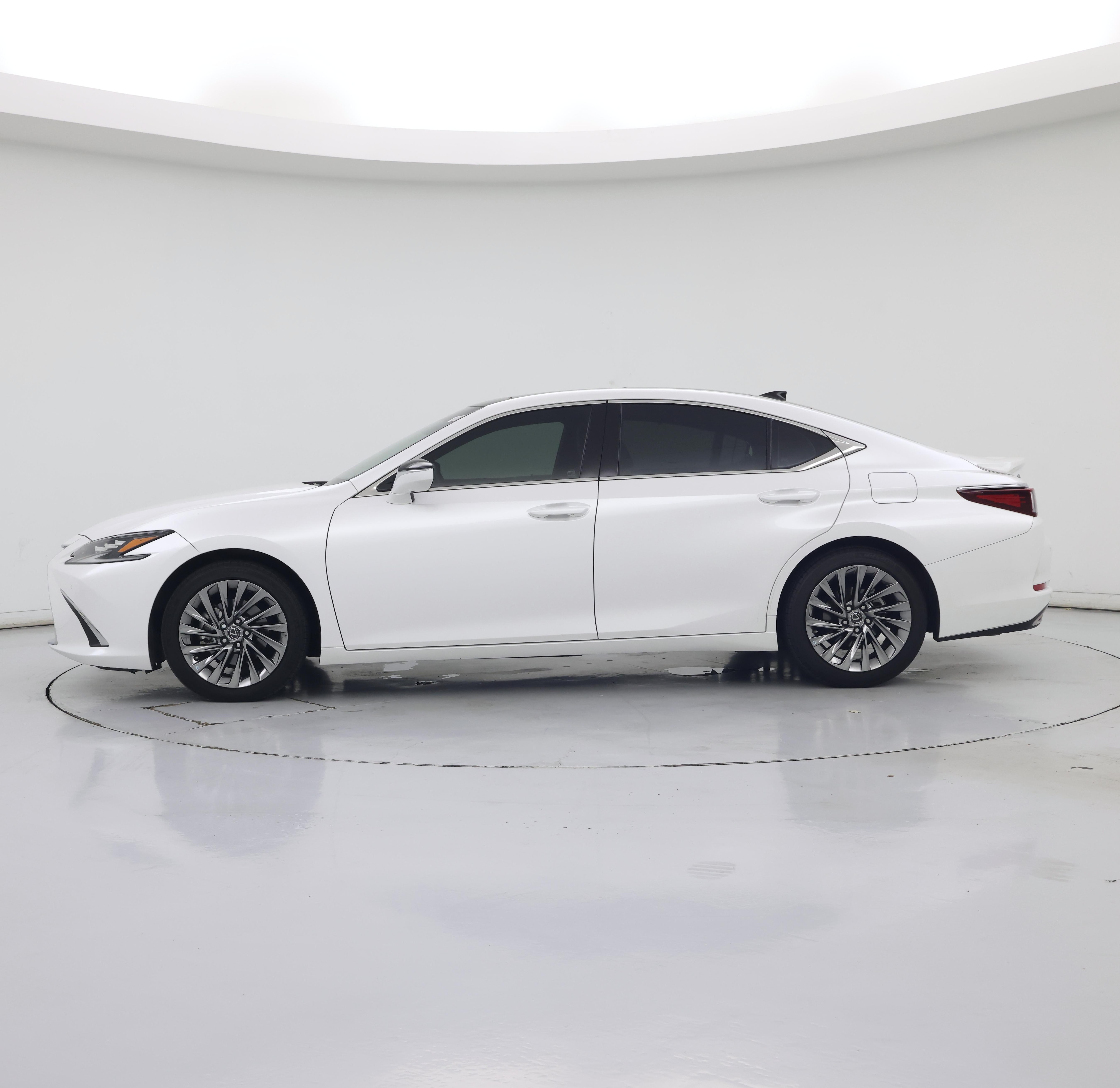 Thumbnail: 2024 Lexus ES - 3