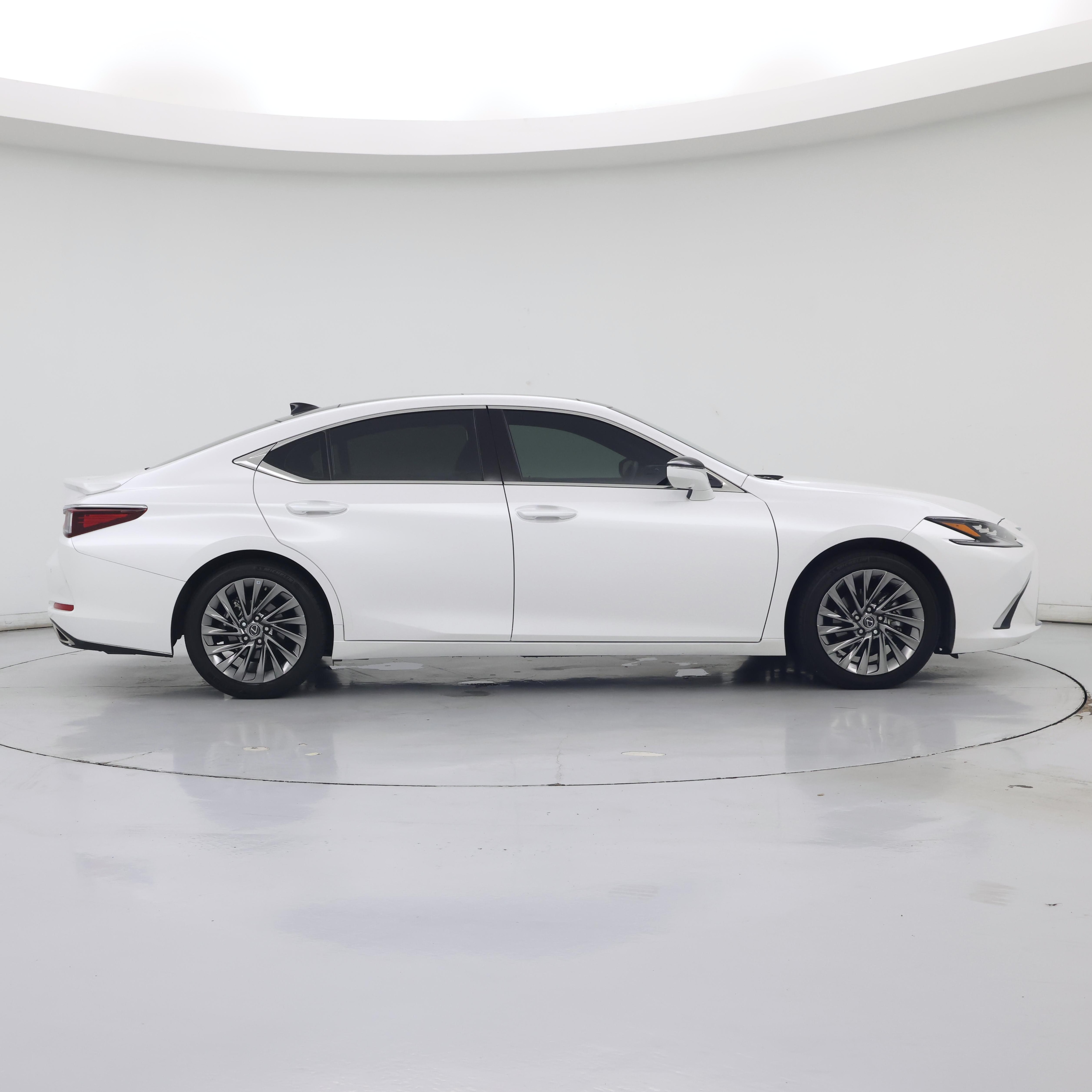 Thumbnail: 2024 Lexus ES - 7