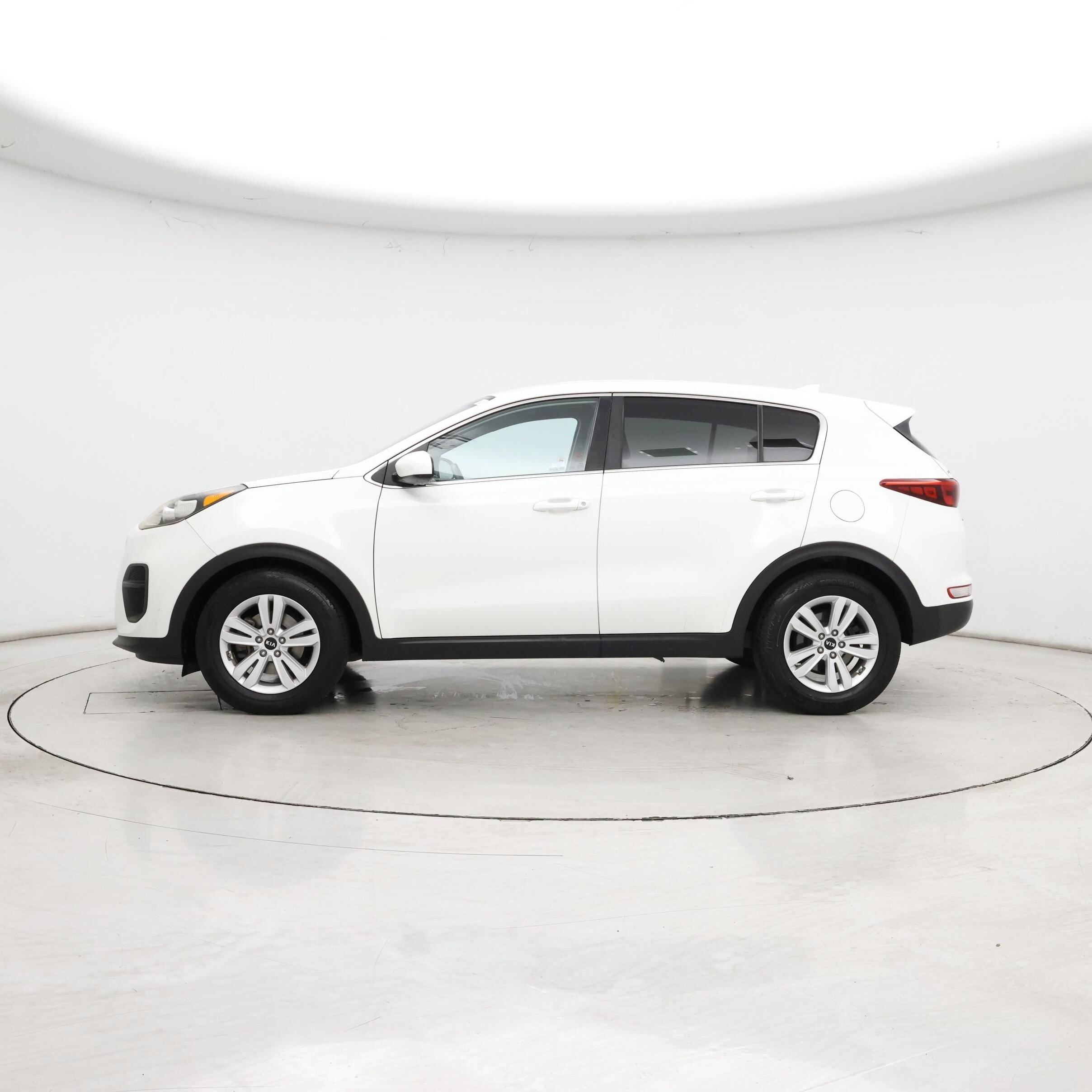 Thumbnail: 2019 Kia Sportage - 3