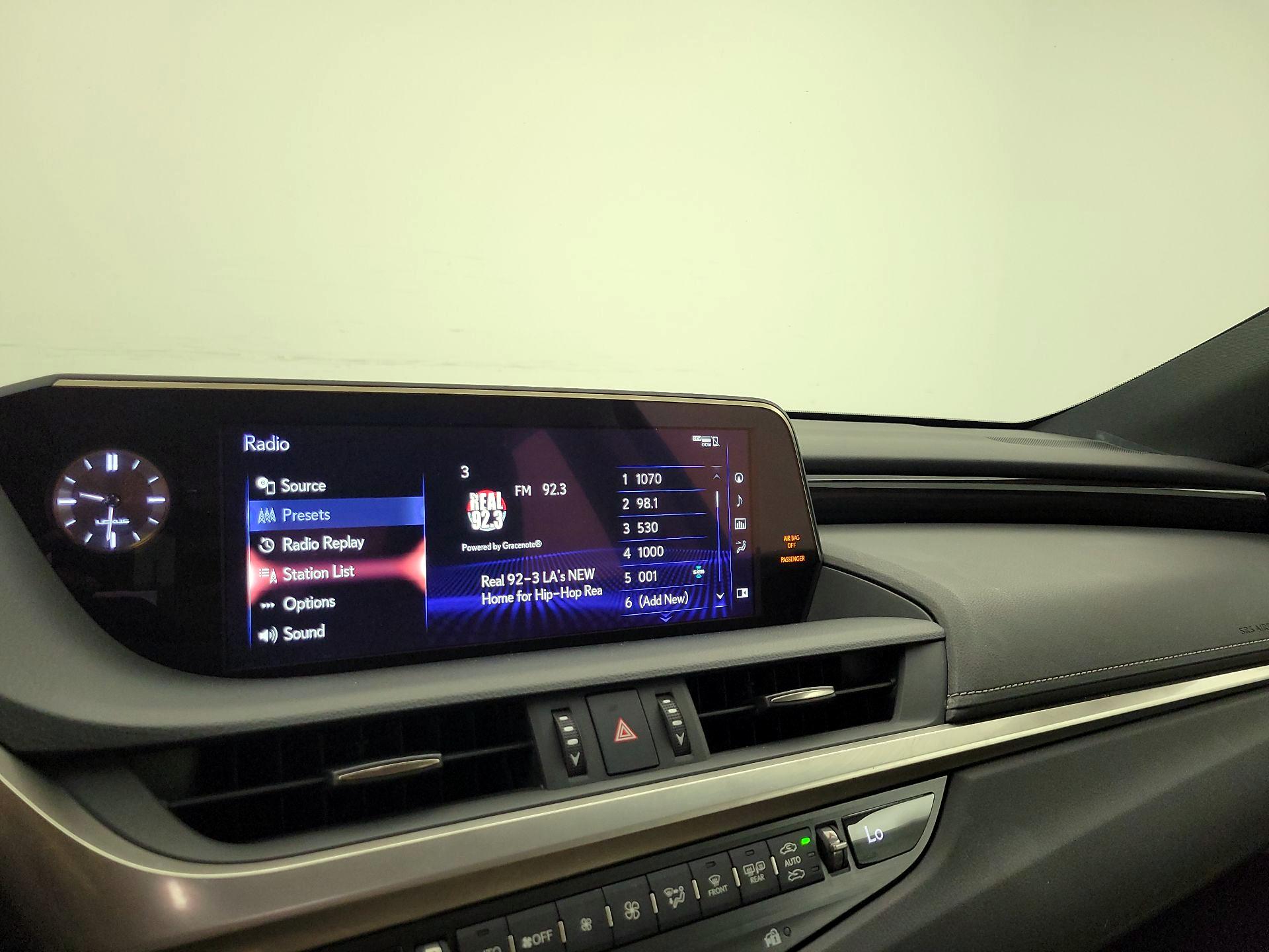 Thumbnail: 2019 Lexus ES - 15