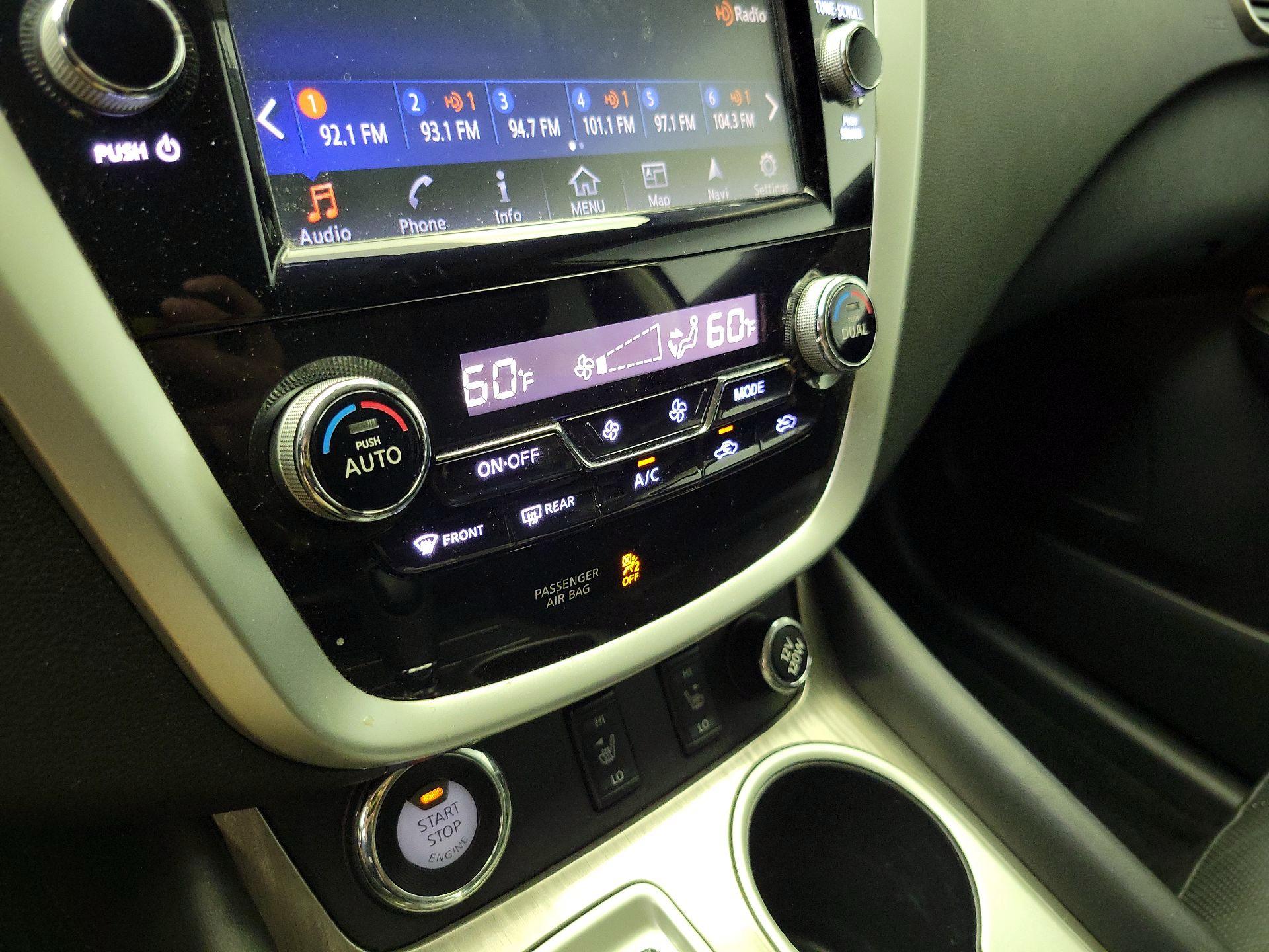 Thumbnail: 2016 Nissan Murano - 17