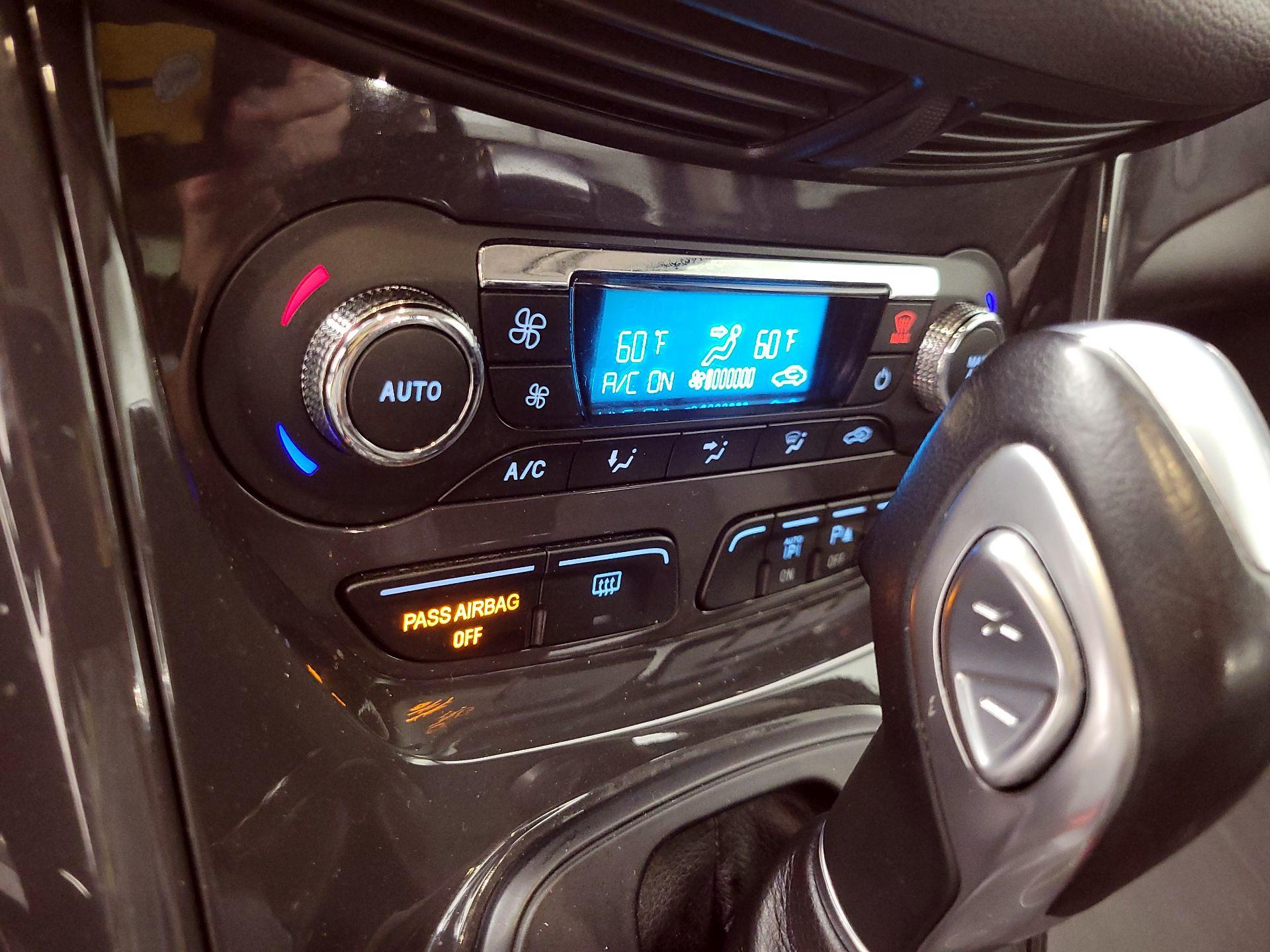 Thumbnail: 2015 Ford Escape - 16