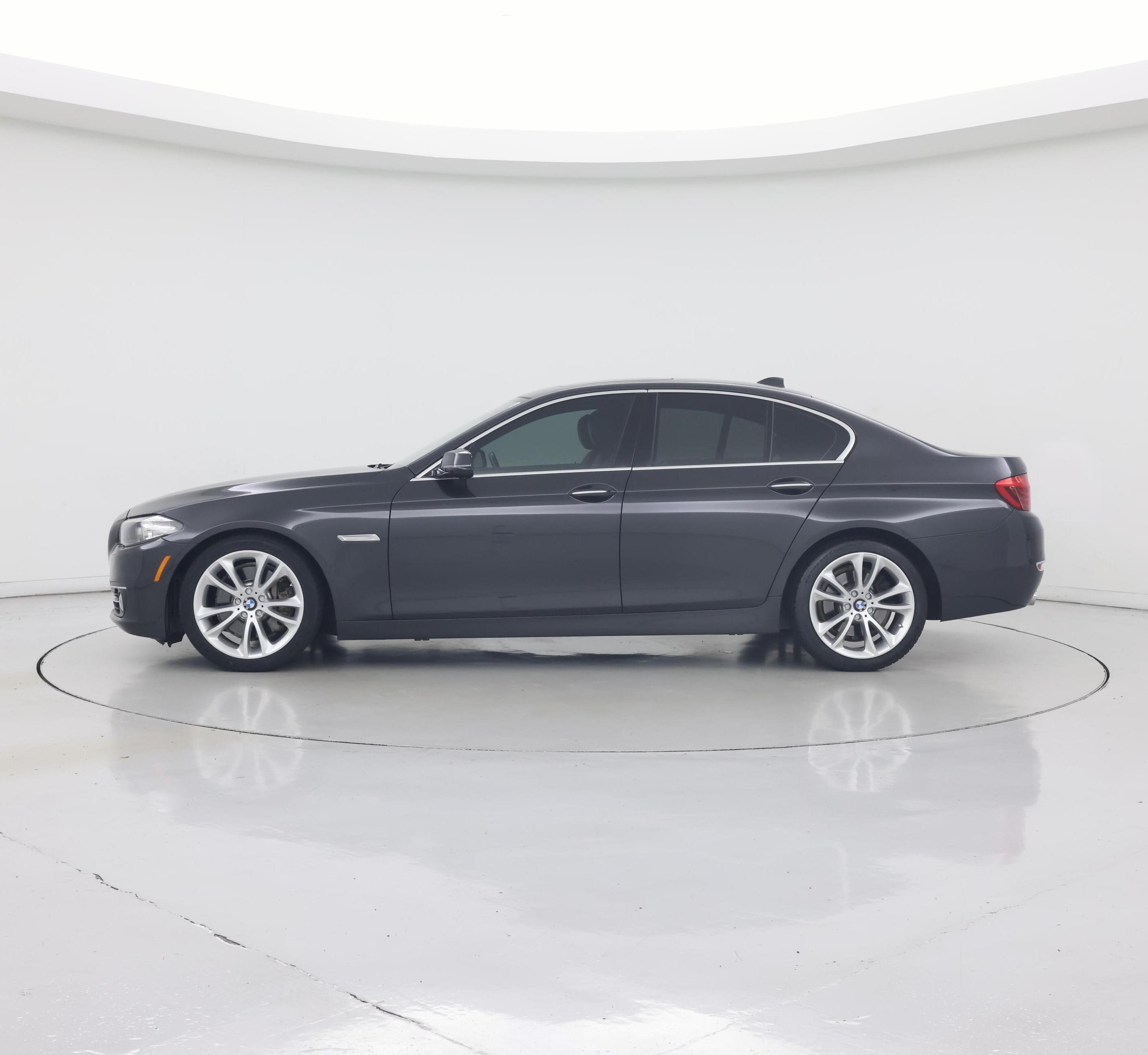 Thumbnail: 2015 BMW 5 Series - 3