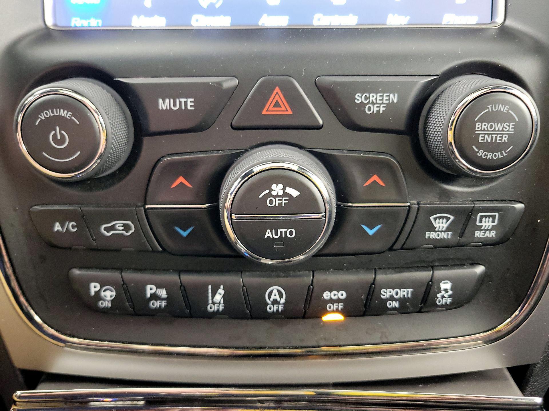 Thumbnail: 2018 Jeep Grand Cherokee - 17