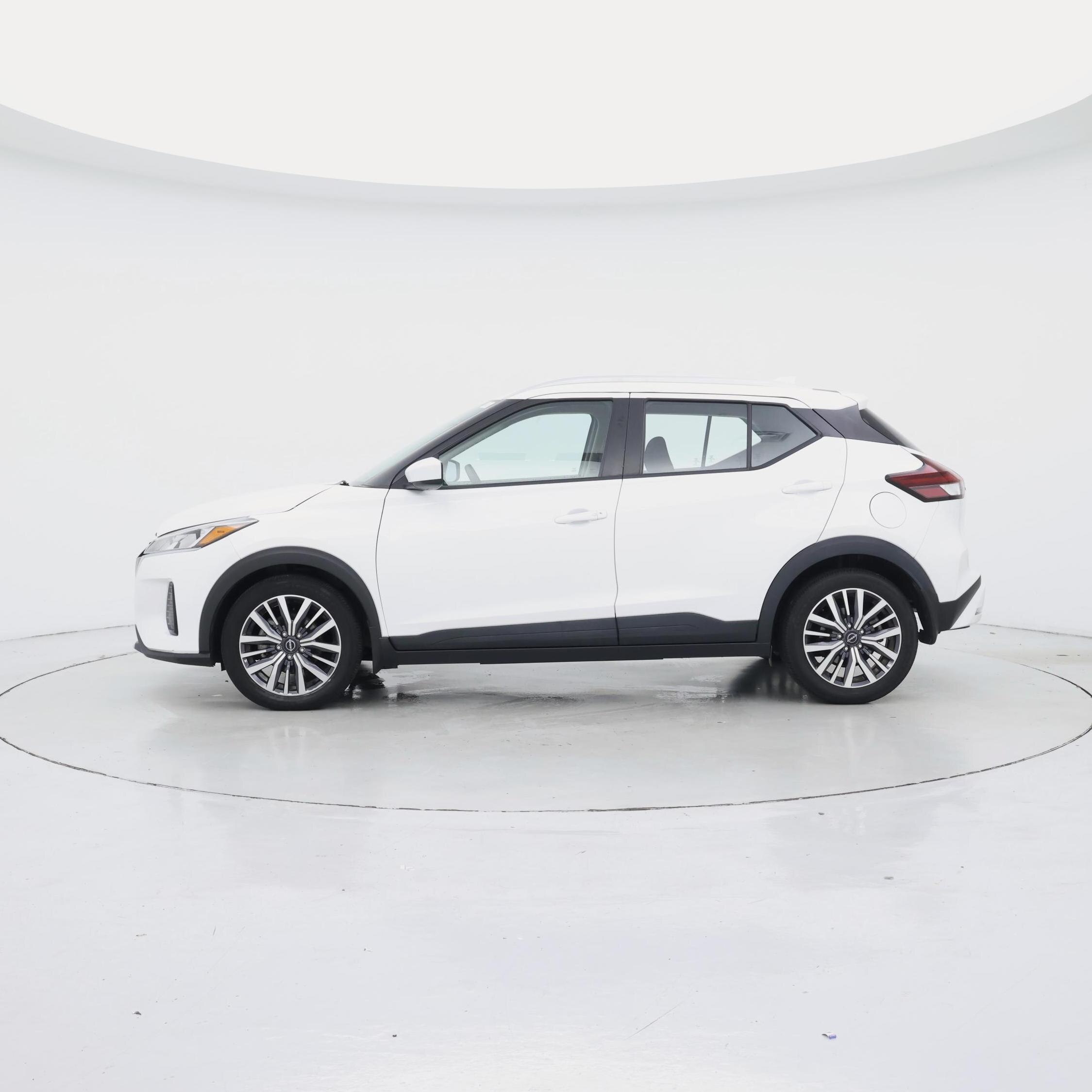Thumbnail: 2022 Nissan Kicks - 3