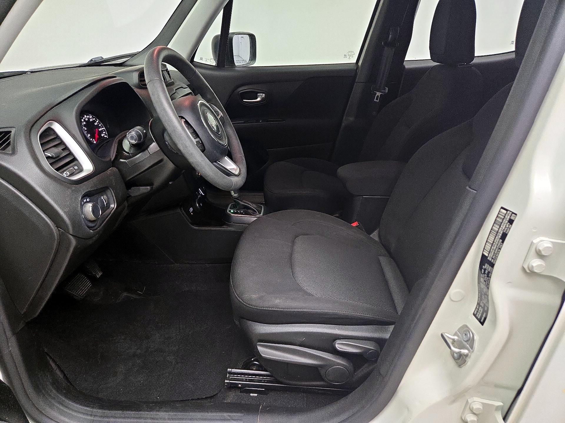 Thumbnail: 2018 Jeep Renegade - 11