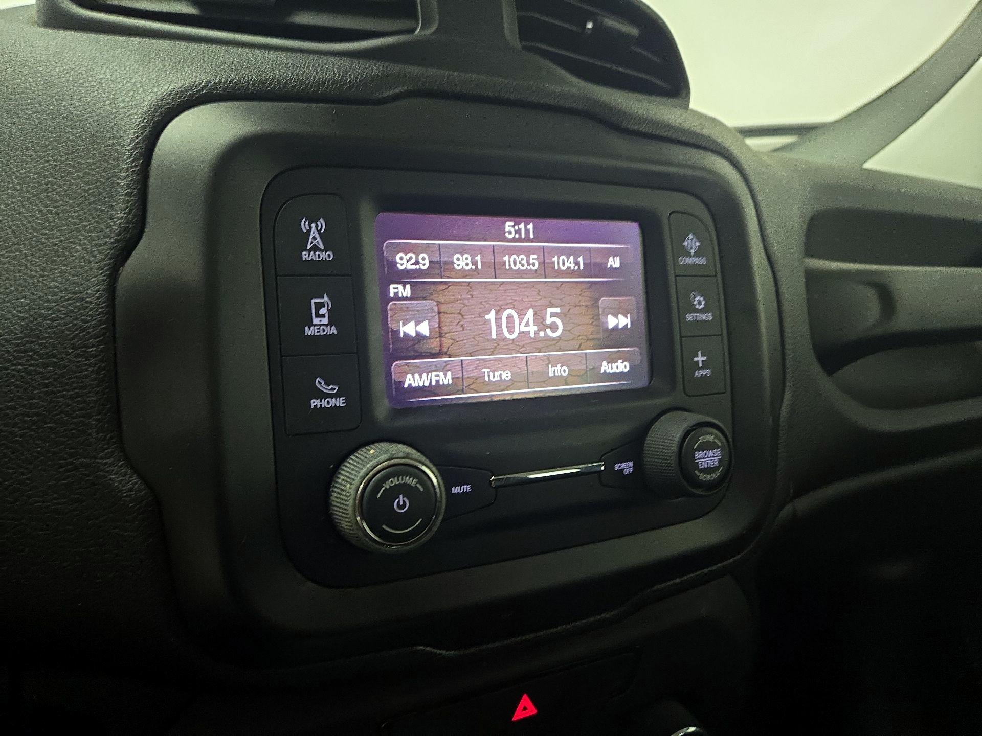 Thumbnail: 2018 Jeep Renegade - 15