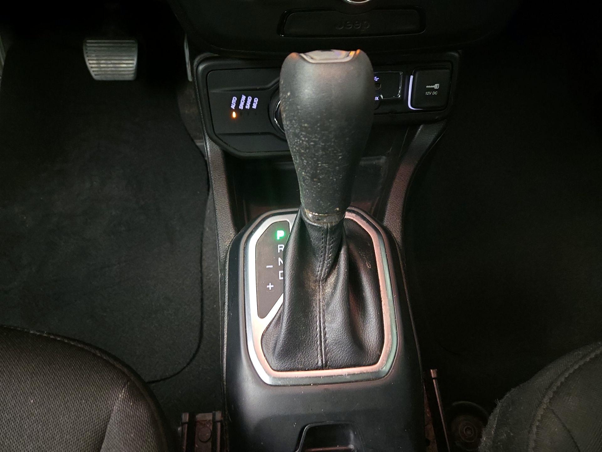 Thumbnail: 2018 Jeep Renegade - 17