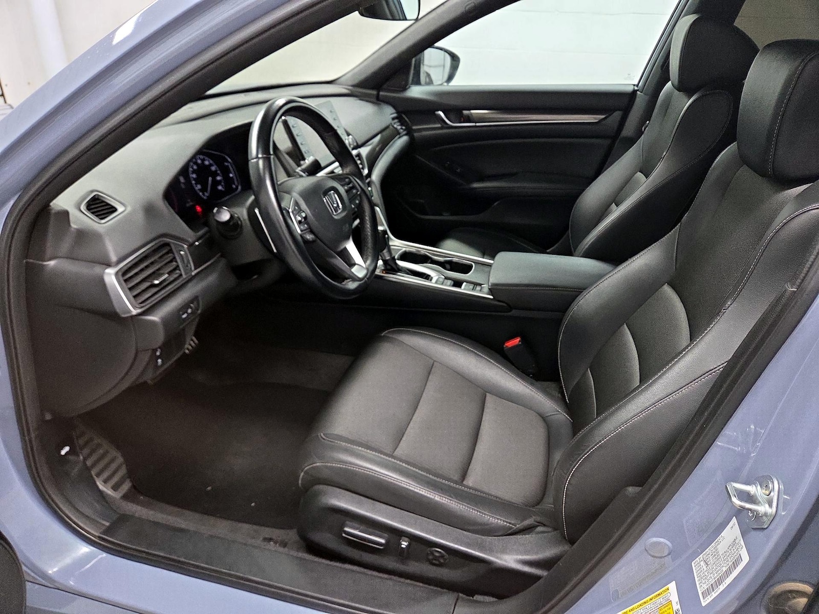 Power Seat(s) & Side Airbags