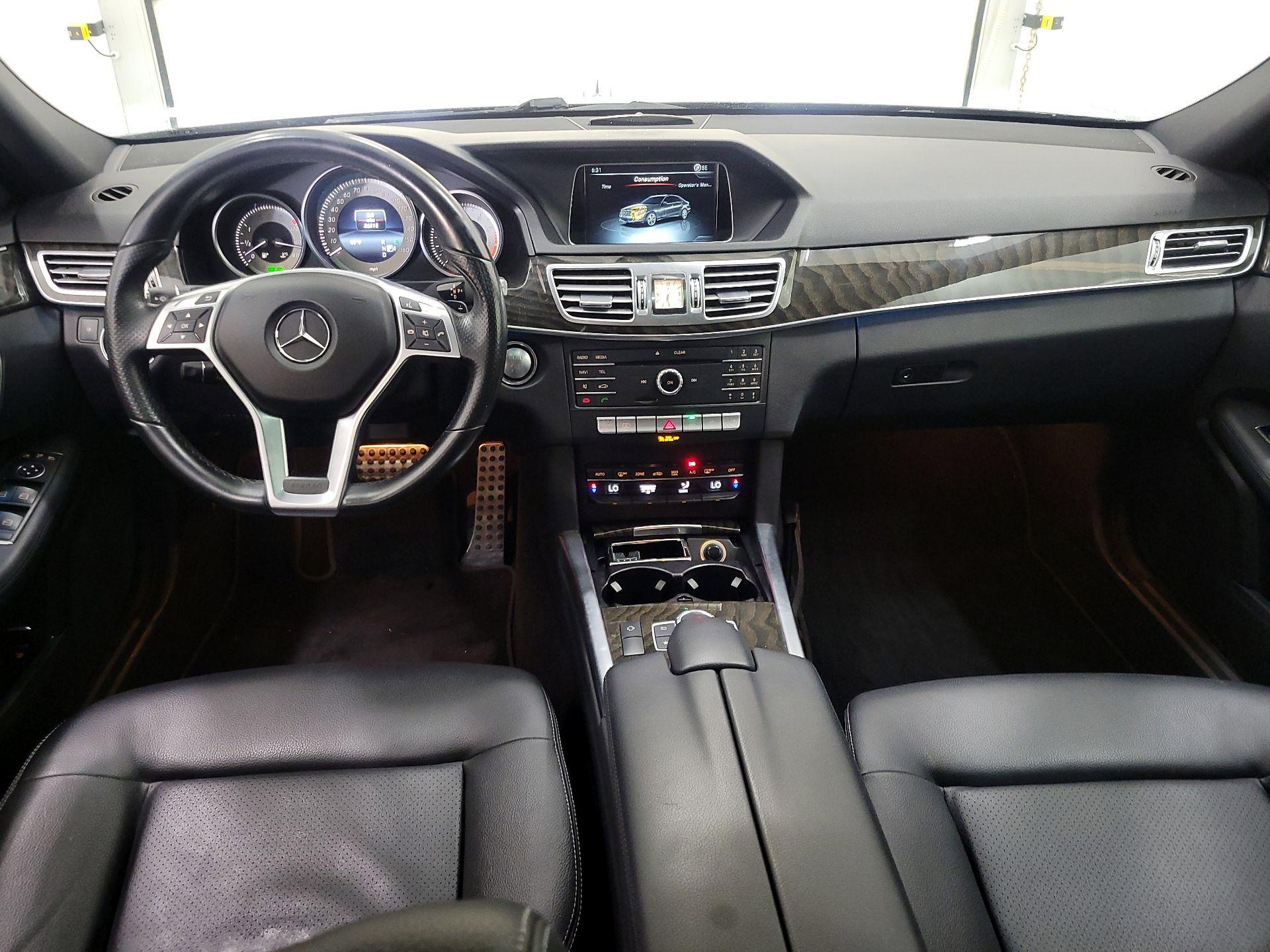 Thumbnail: 2016 Mercedes-Benz E-Class - 9