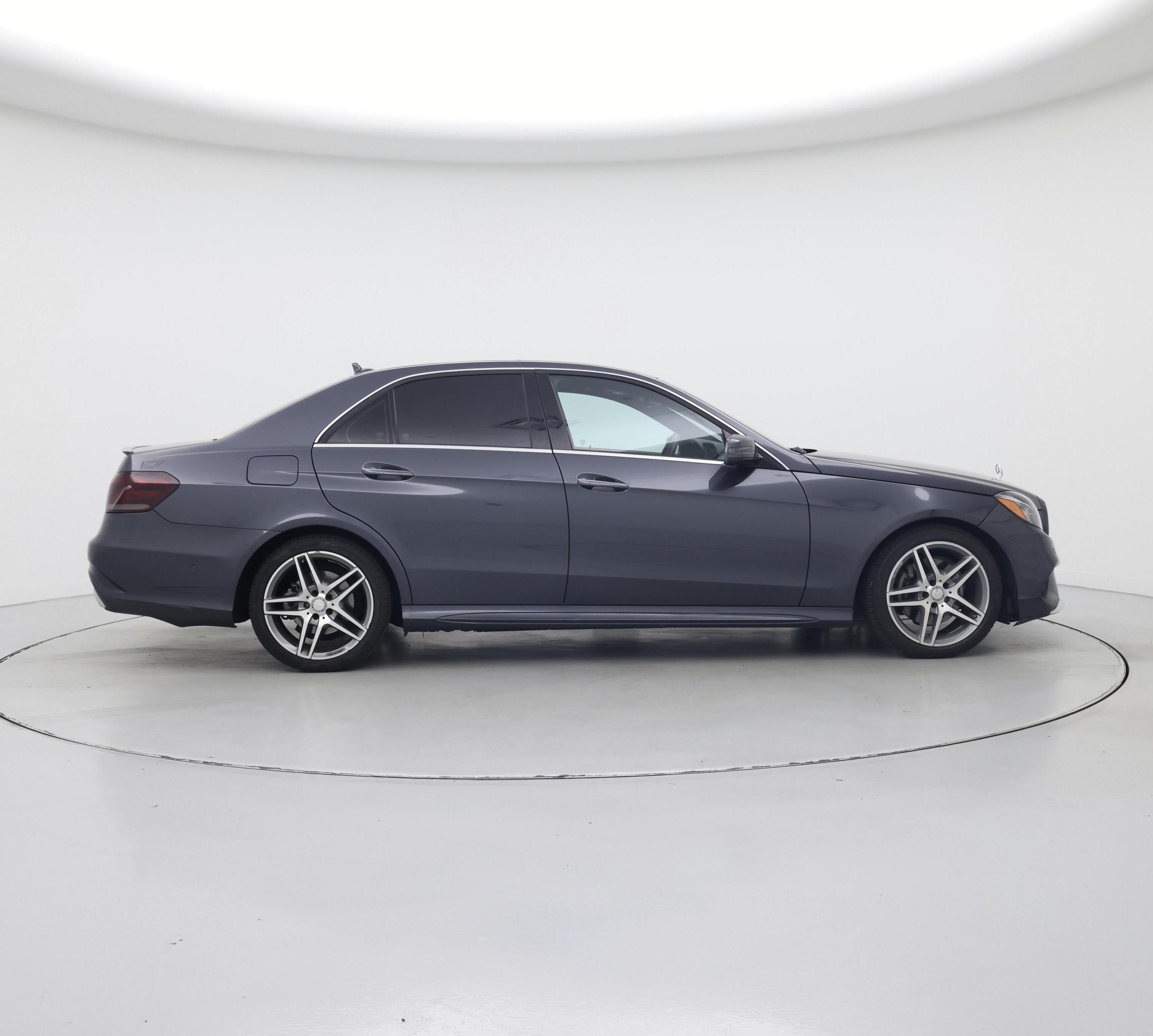 Thumbnail: 2016 Mercedes-Benz E-Class - 7