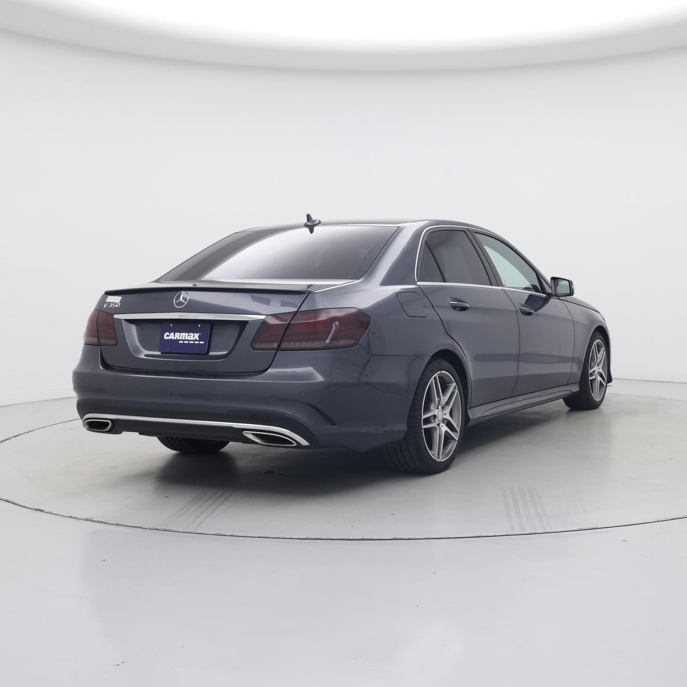 Thumbnail: 2016 Mercedes-Benz E-Class - 8