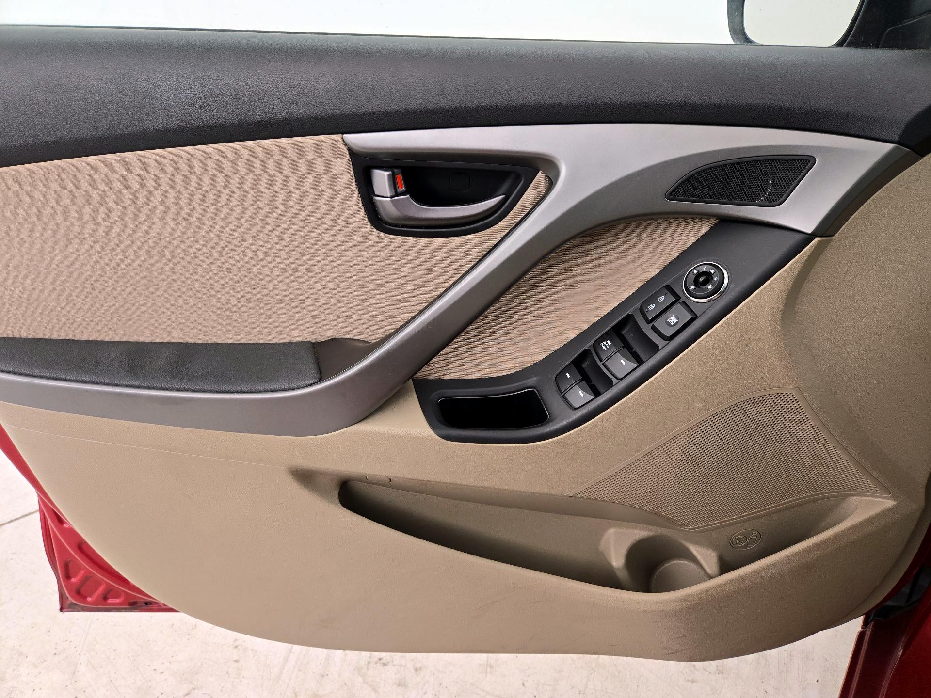 Thumbnail: 2014 Hyundai Elantra - 12