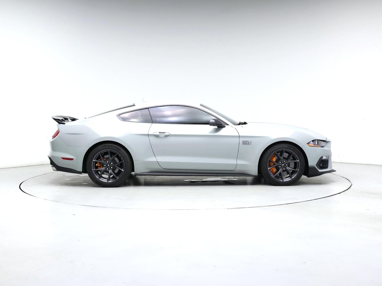 2022 Ford Mustang Mach 1 - Photo 8