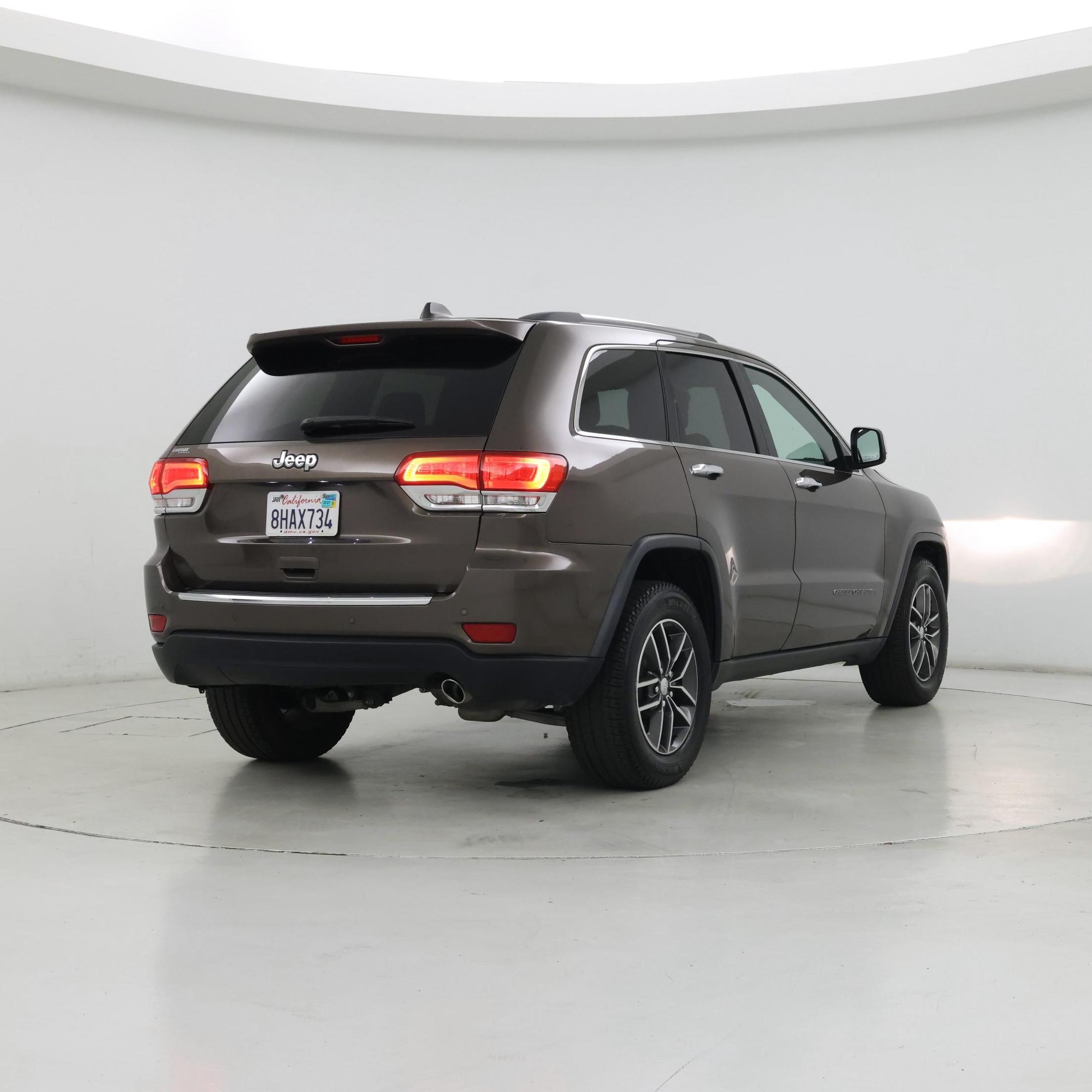 Thumbnail: 2018 Jeep Grand Cherokee - 8